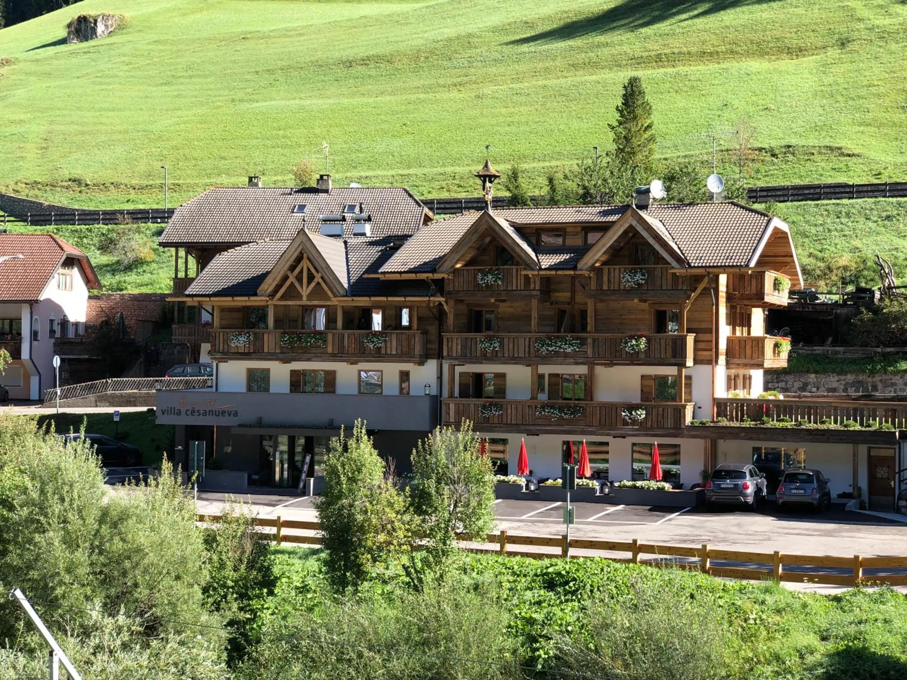 Property building in Romantik Villa Cesanueva