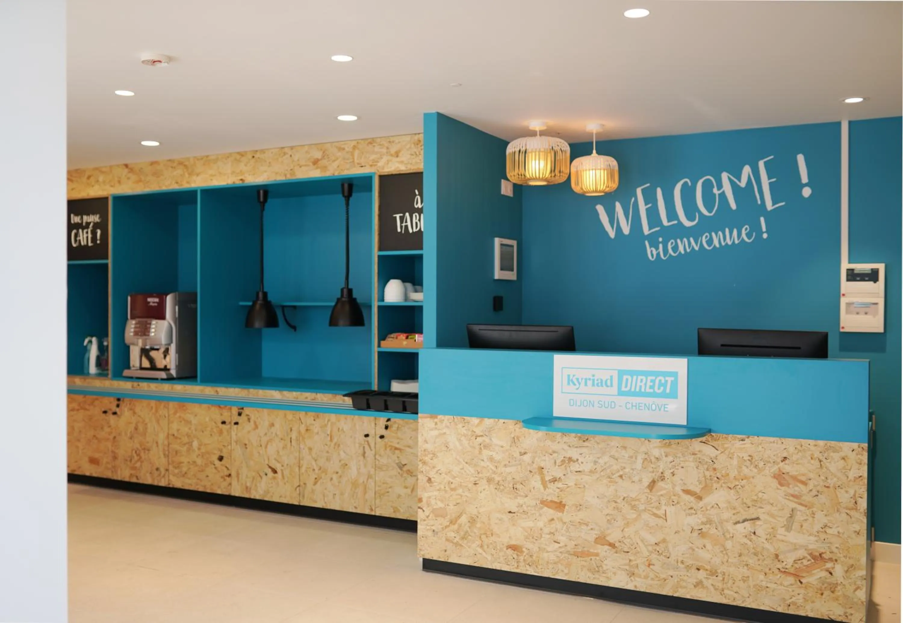 Lobby or reception in Kyriad Direct Narbonne Sud