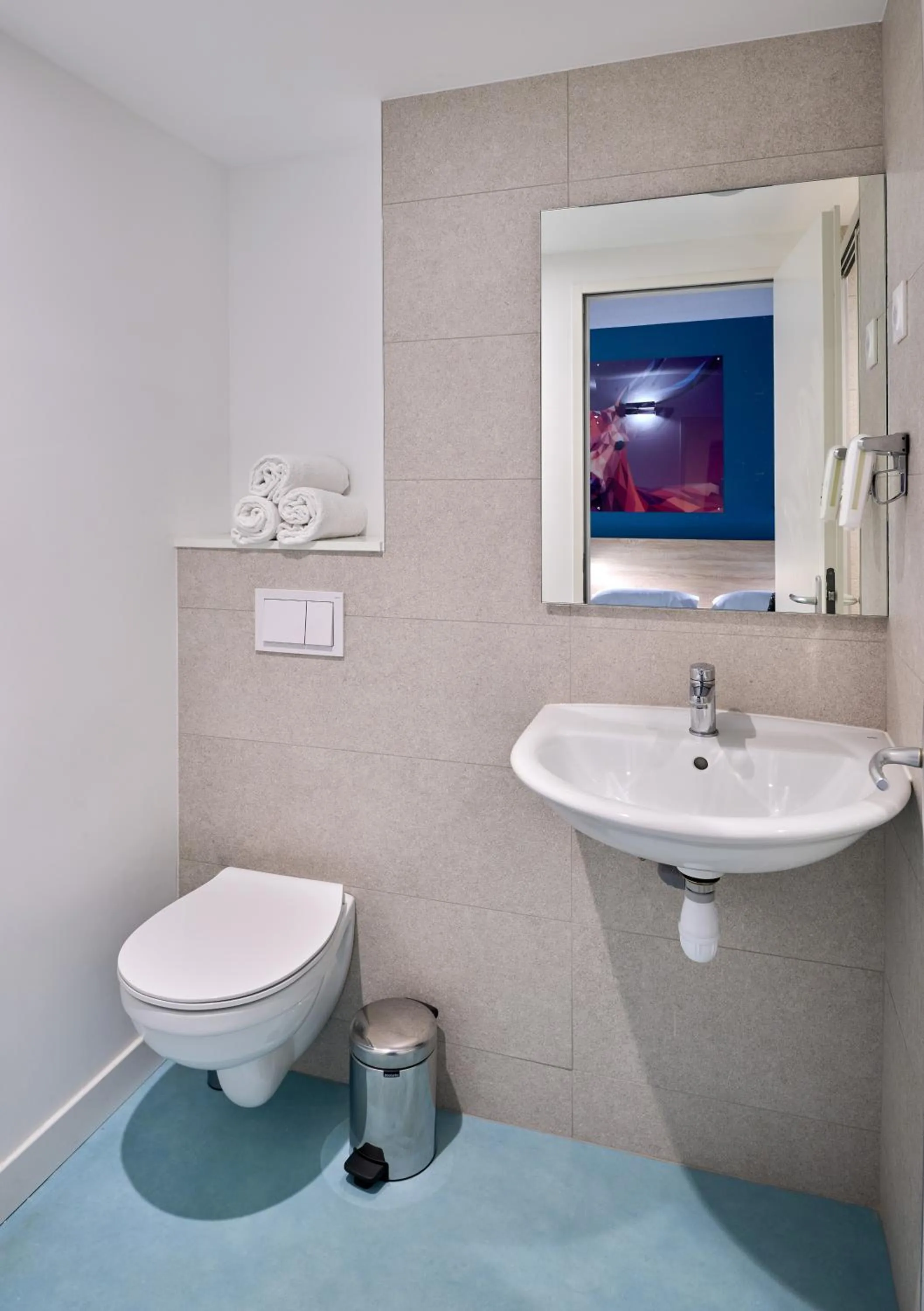 Bathroom in Kyriad Direct Narbonne Sud