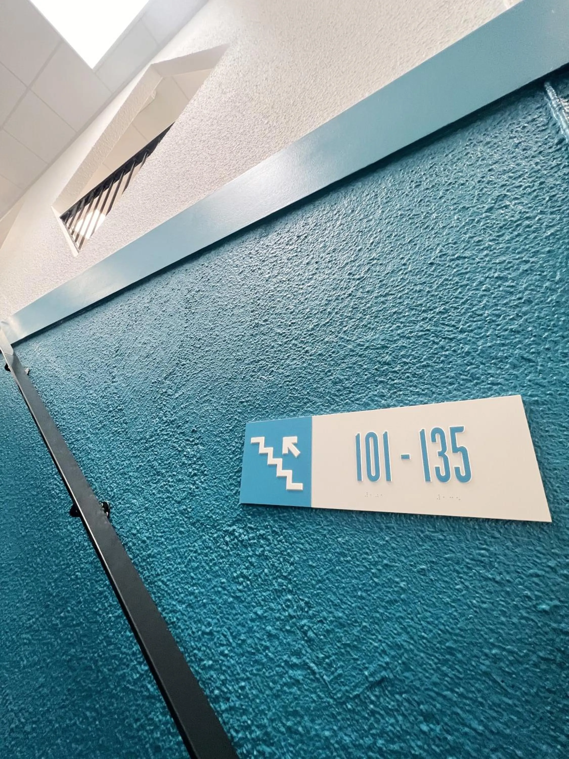 Property building in Kyriad Direct Narbonne Sud