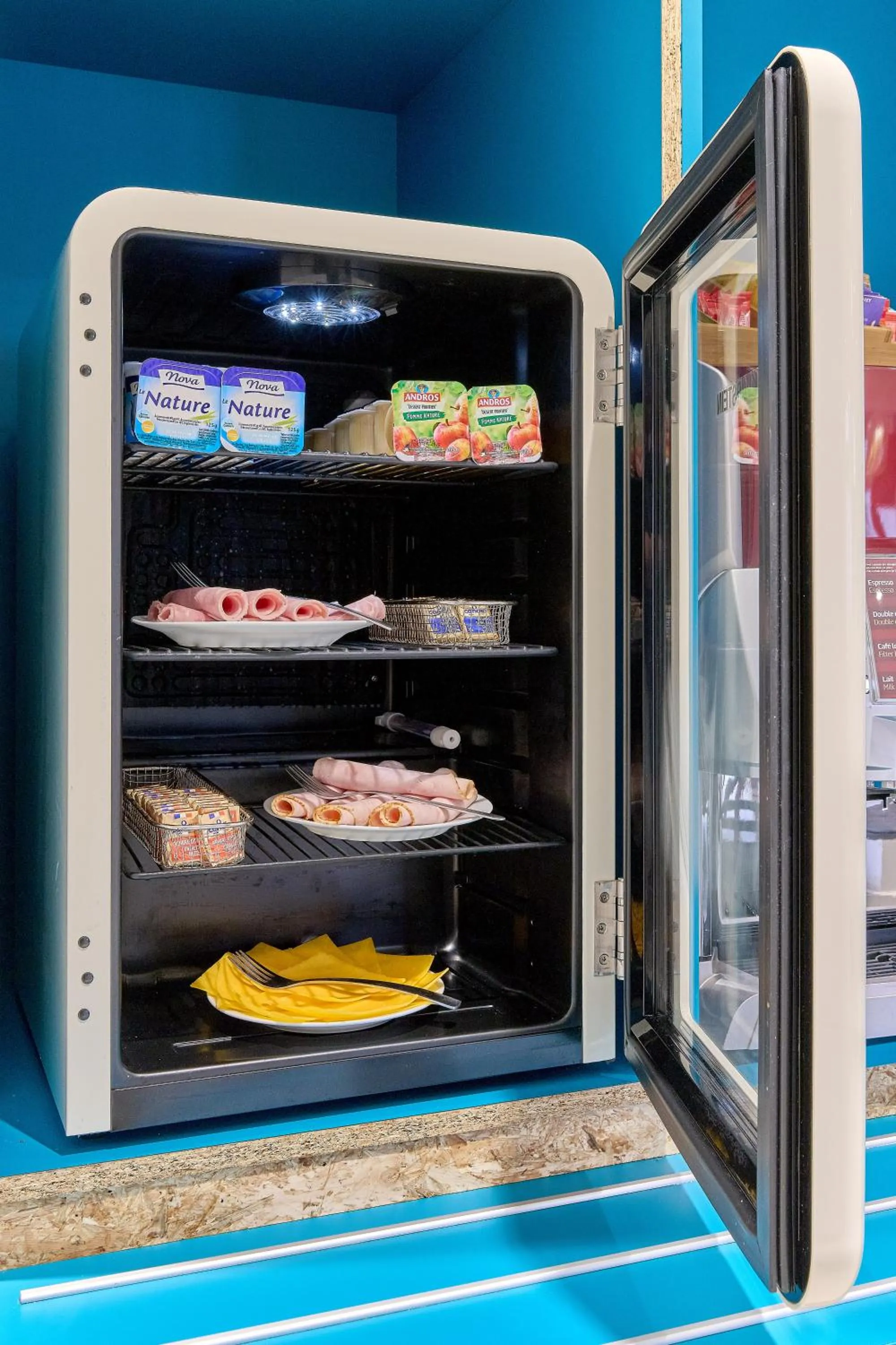 Food in Kyriad Direct Narbonne Sud