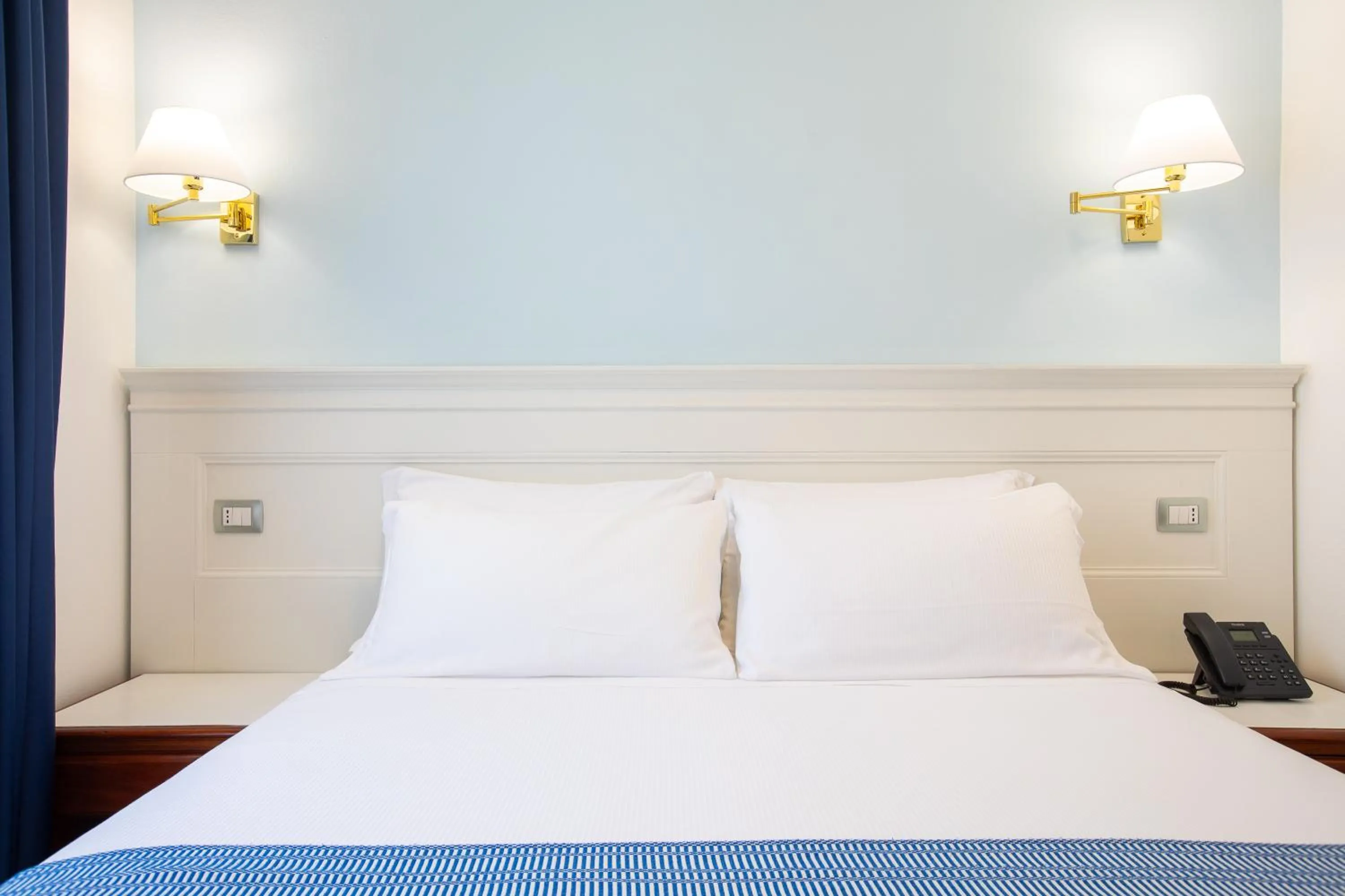 Bed in Best Western Hotel Blumarea