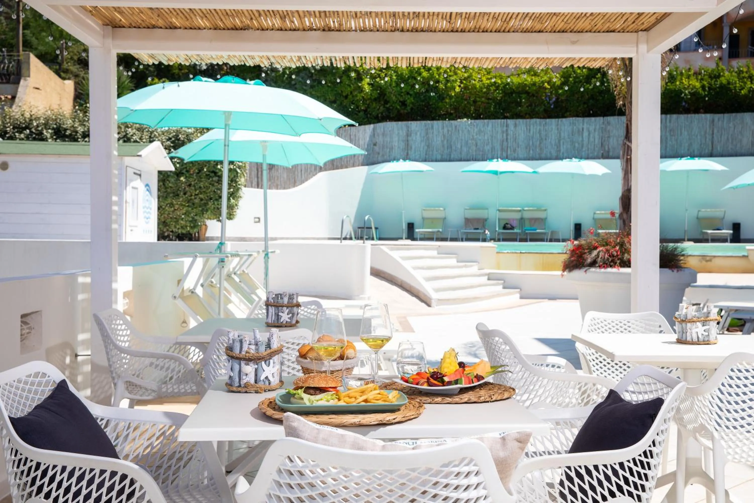 Restaurant/places to eat in Best Western Hotel Blumarea