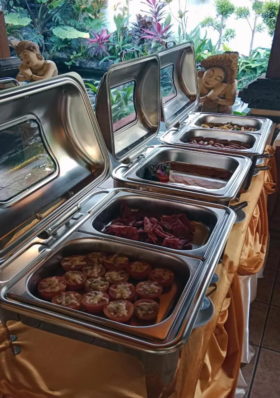 Restaurant/places to eat in Kusnadi Hotel