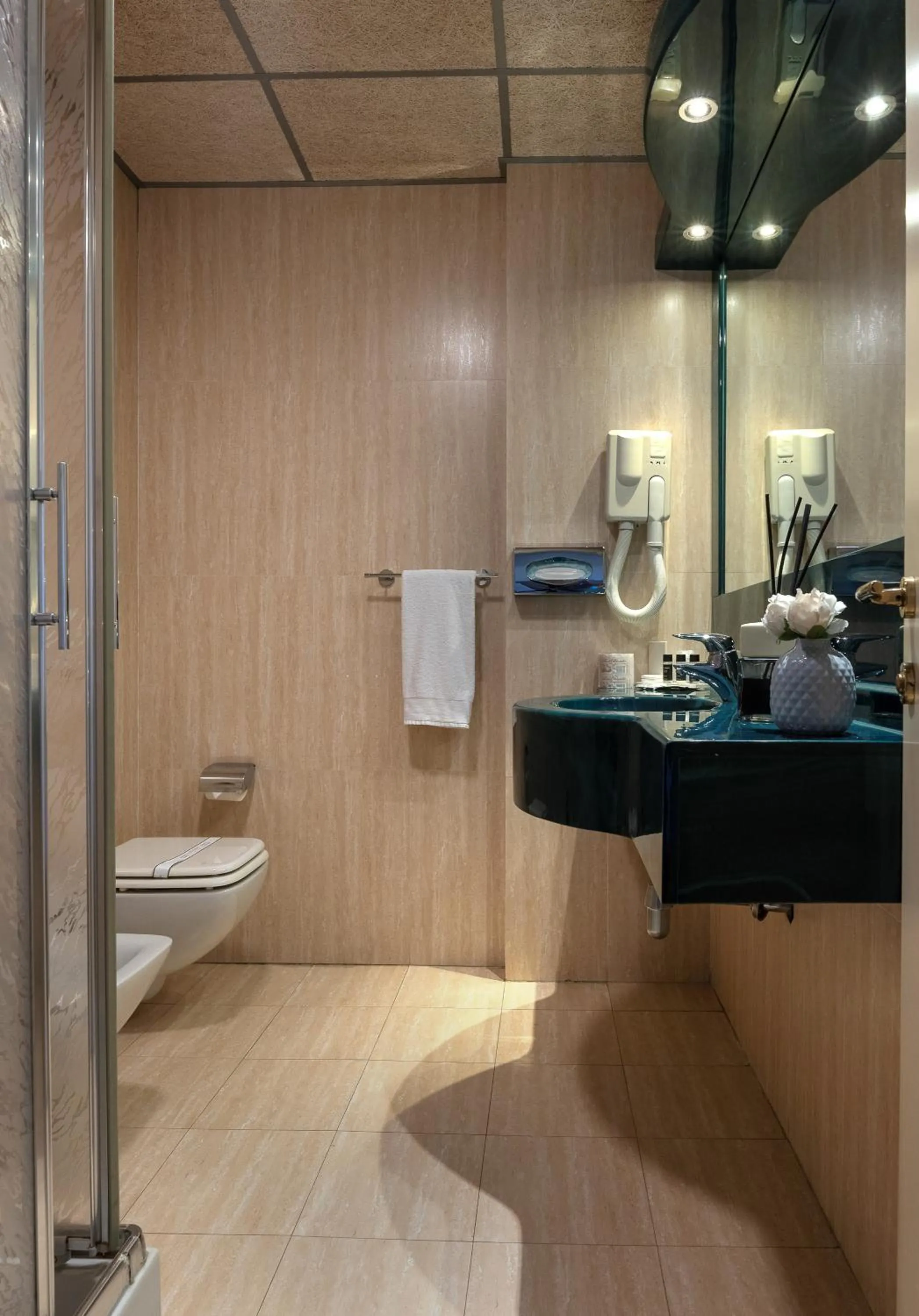 Bathroom in Hotel Galilei