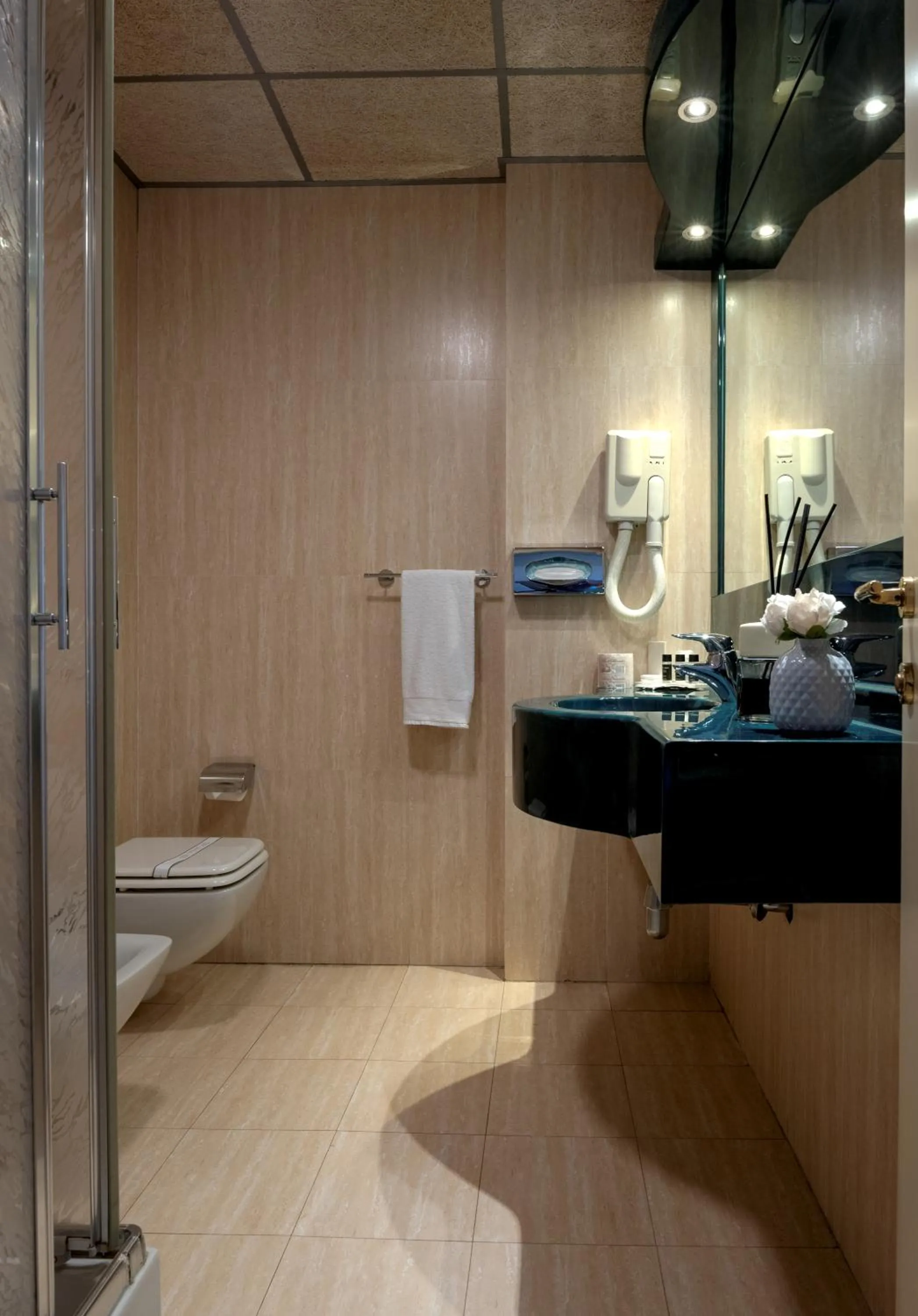 Bathroom in Hotel Galilei