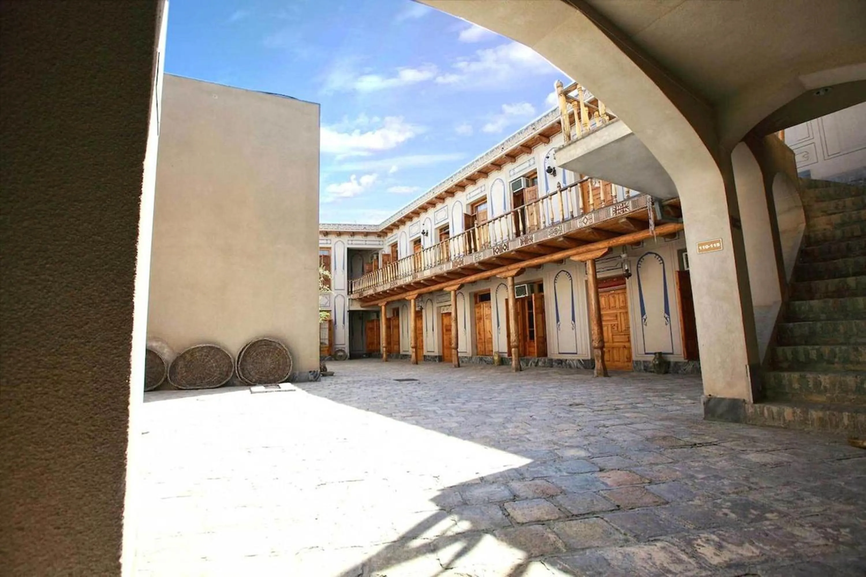 Area and facilities in Lyabi House Hotel