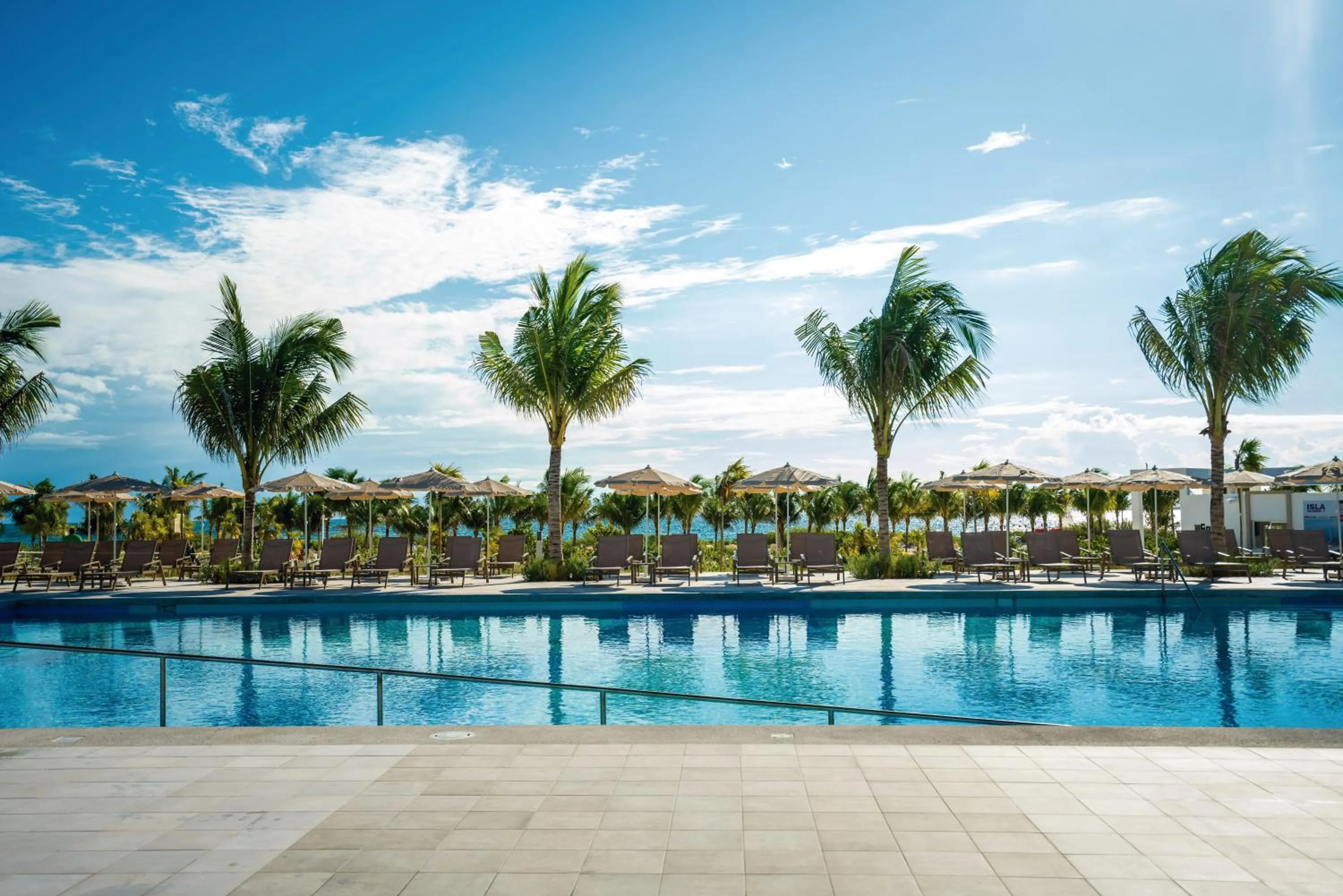 Swimming pool in Riu Latino - Adults Only - All Inclusive