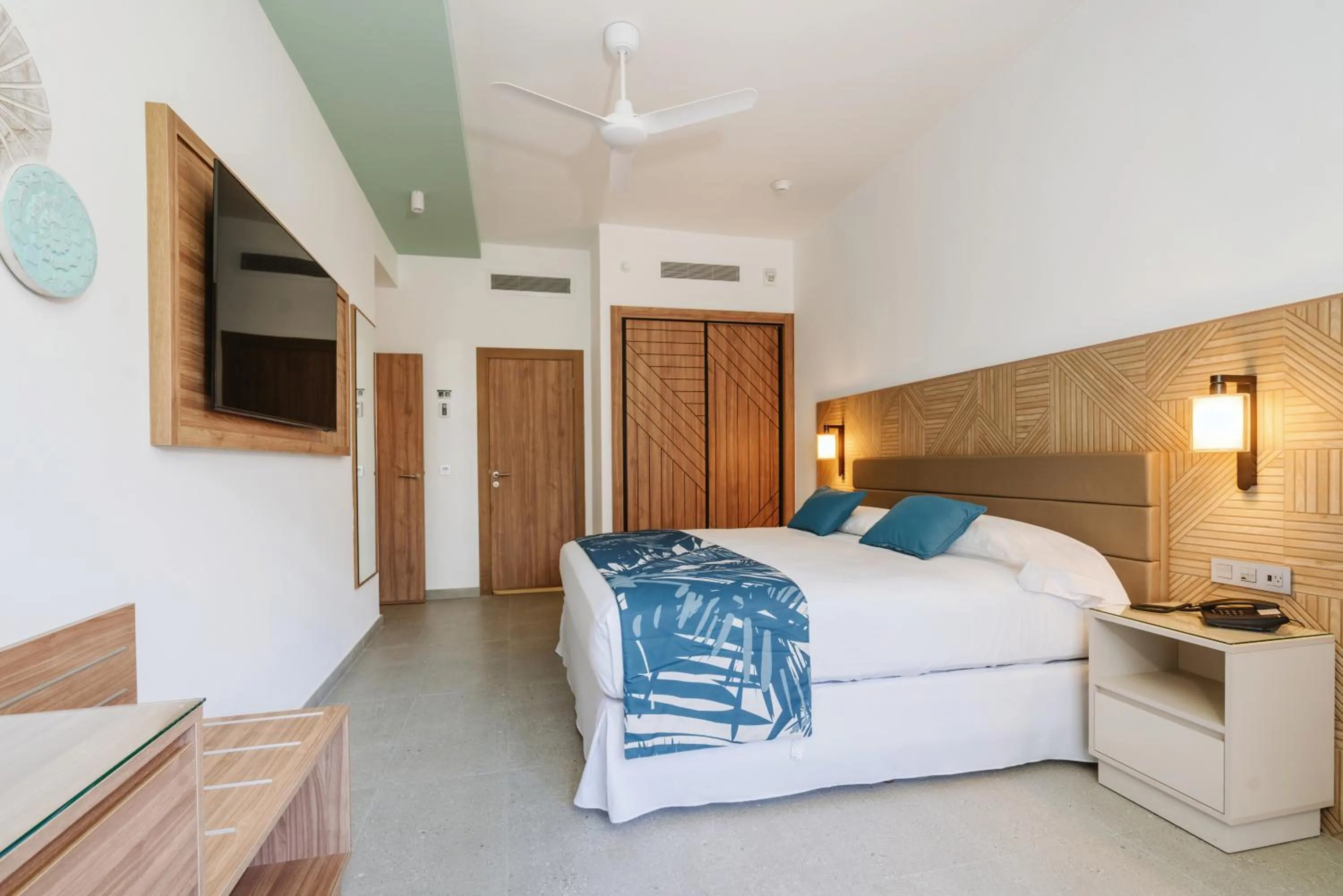 Photo of the whole room, Bed in Riu Latino - Adults Only - All Inclusive