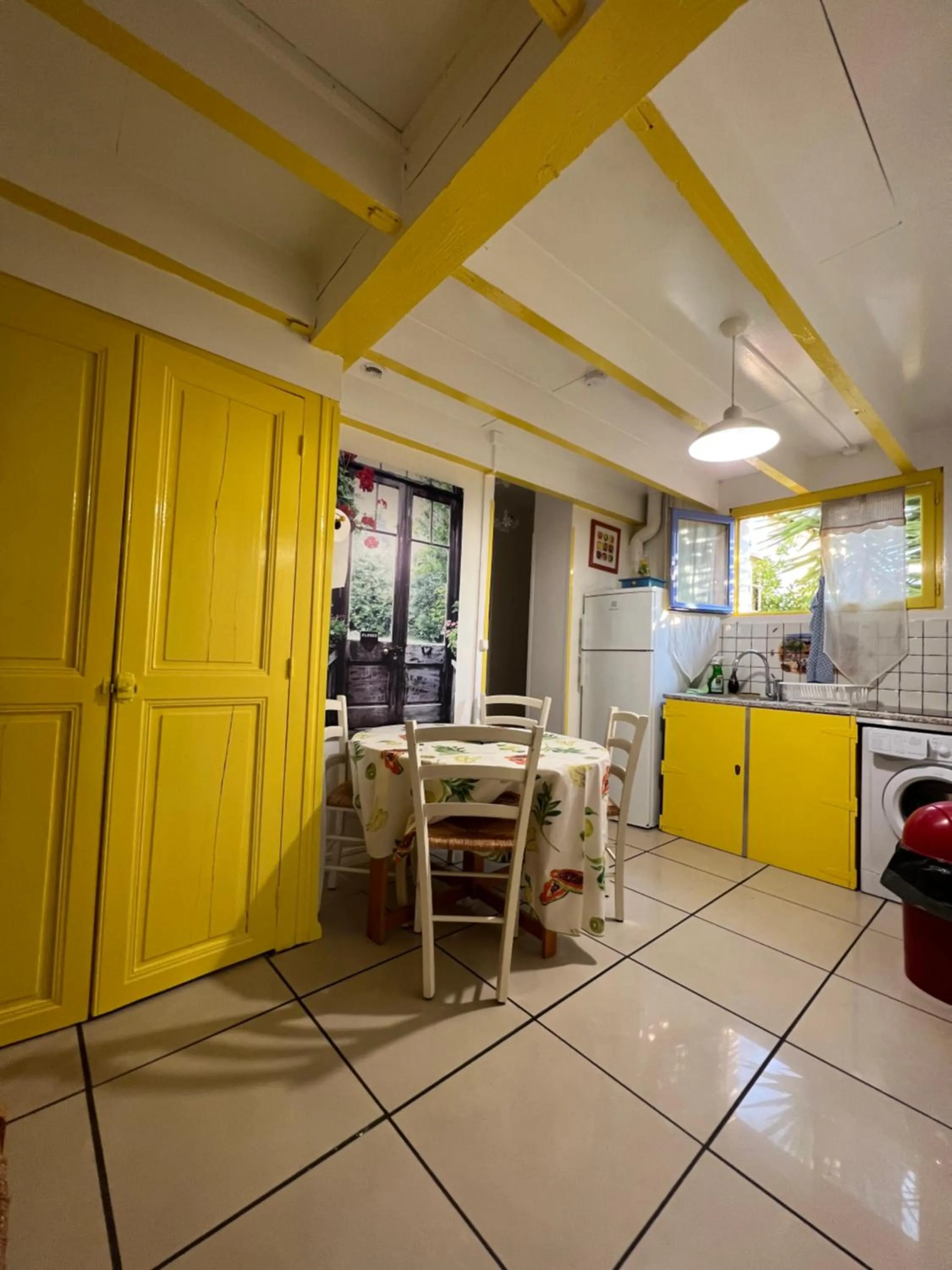 Communal kitchen in Villa le 180 cinq