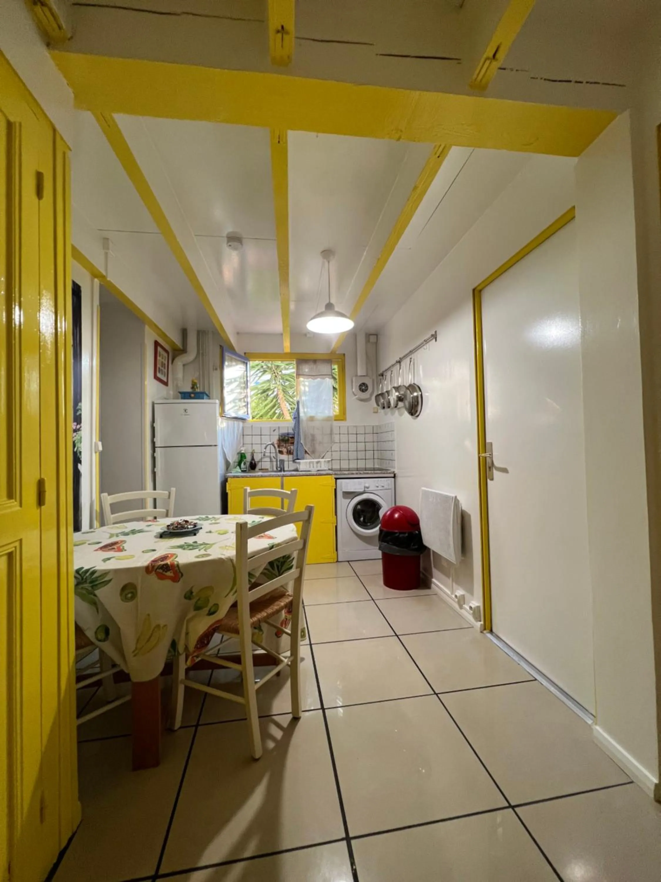 Communal kitchen in Villa le 180 cinq