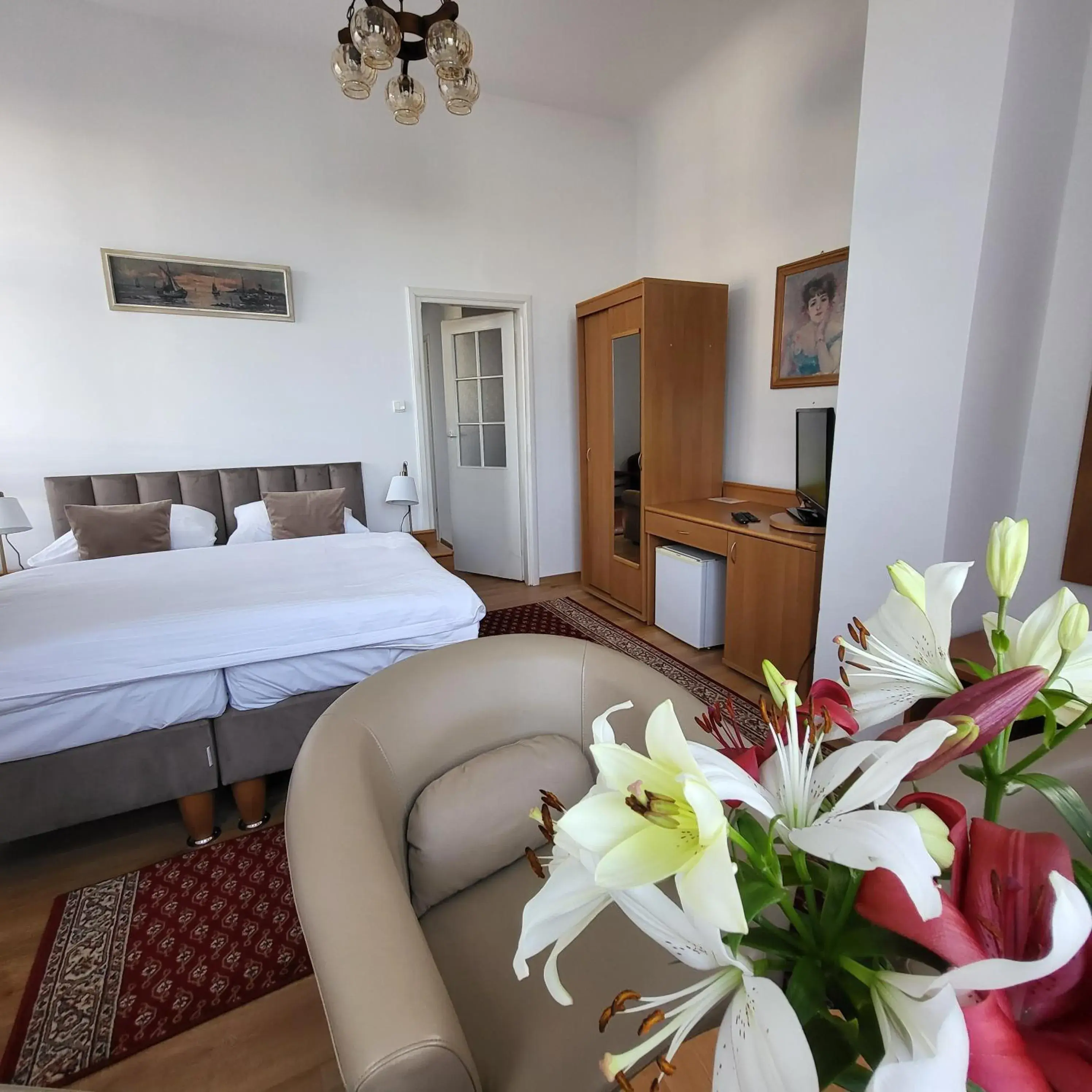 Quadruple Room with Bathroom in Pałacyk Srebrna Fala Quadruple Room with Bathroom in Pałacyk Srebrna Fala