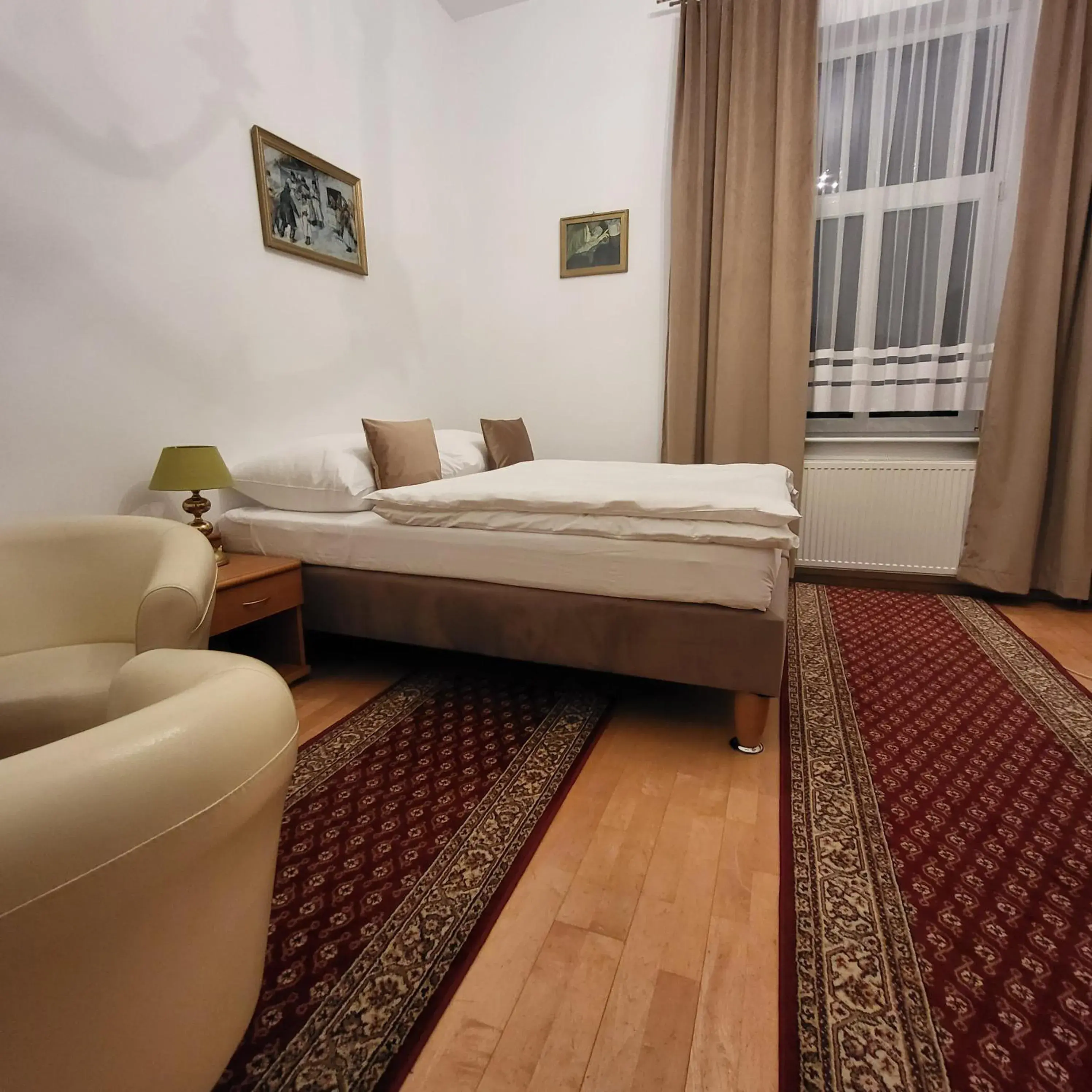 Twin Room with Bathroom in Pałacyk Srebrna Fala Twin Room with Bathroom in Pałacyk Srebrna Fala