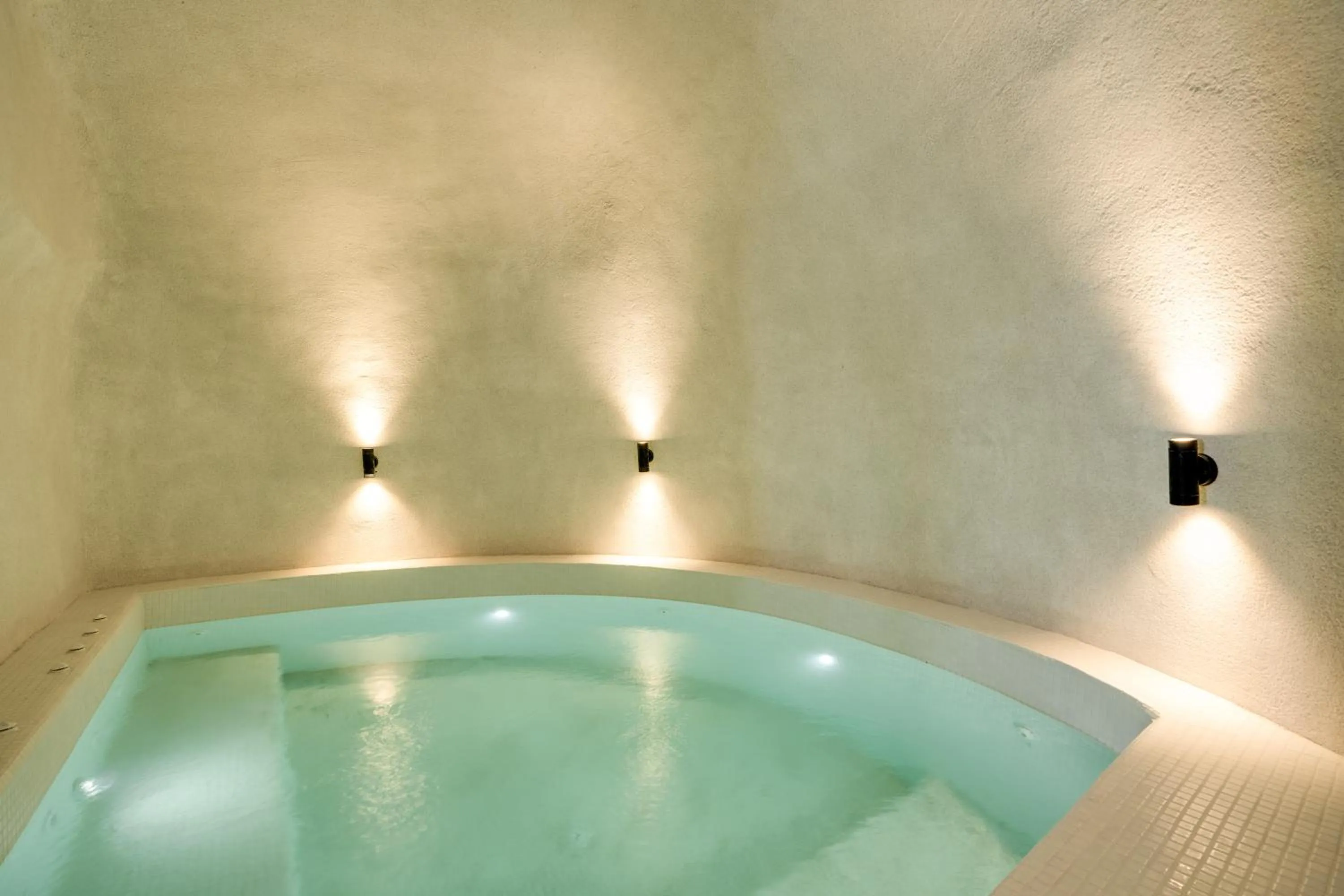 Swimming pool in Imera Vista Suites