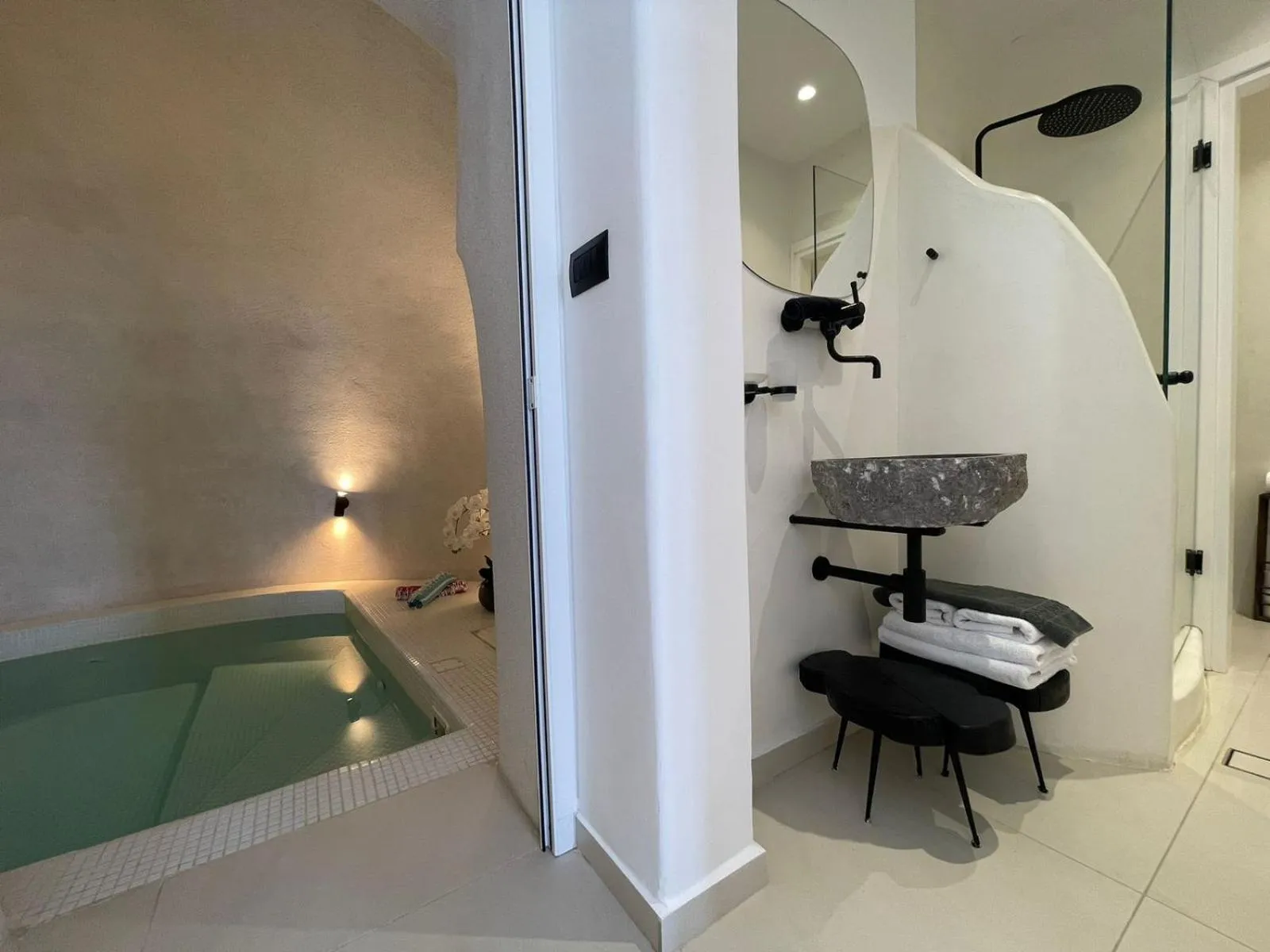 Bathroom in Imera Vista Suites