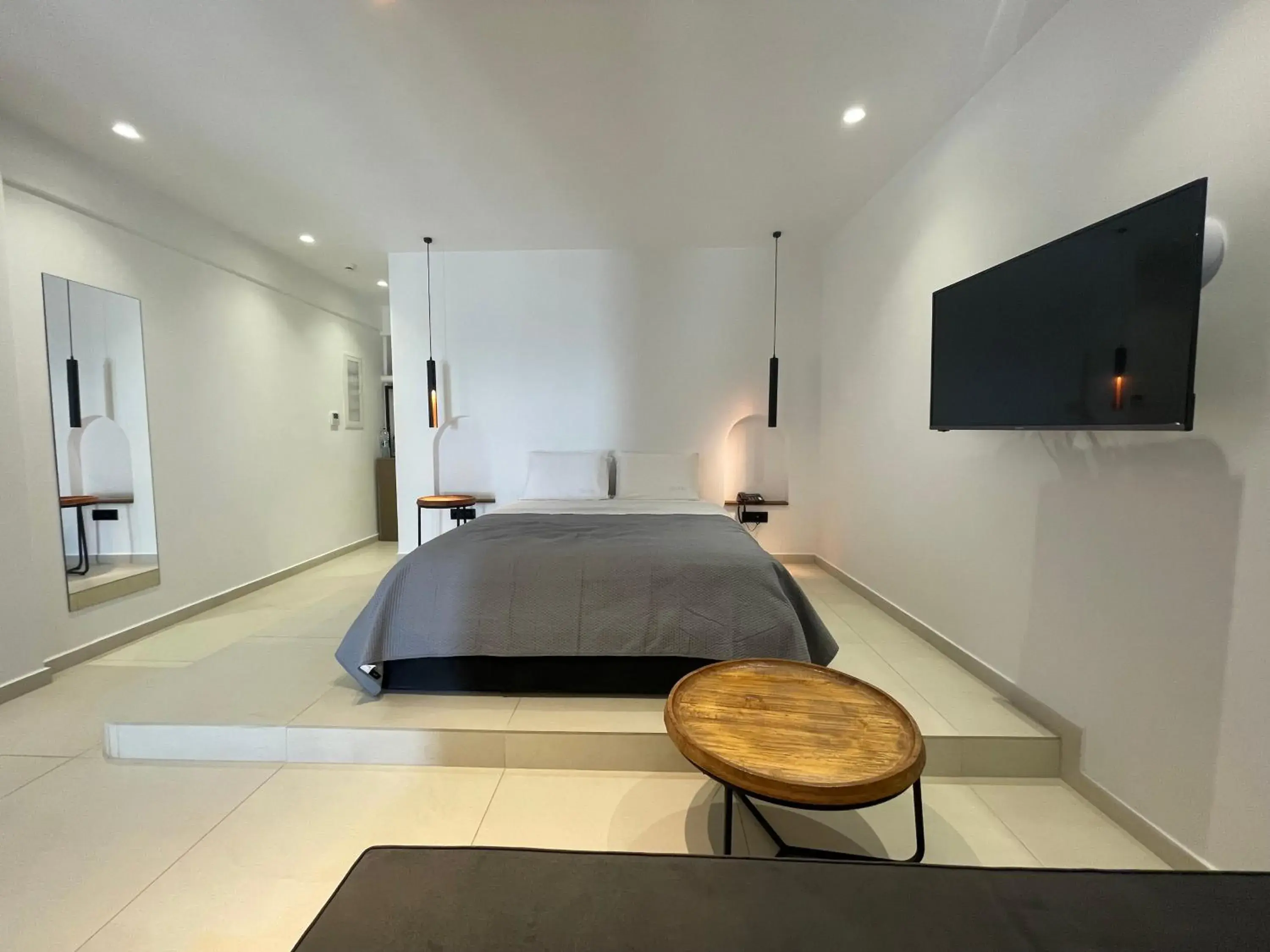 Deluxe Suite with Indoor Jacuzzi in Imera Vista Suites Deluxe Suite with Indoor Jacuzzi in Imera Vista Suites