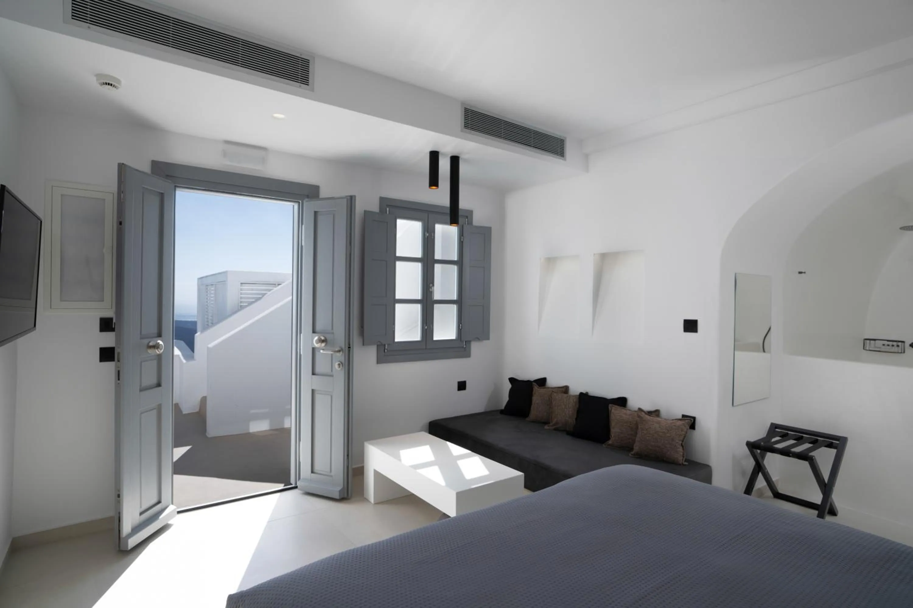 Photo of the whole room, Bed in Imera Vista Suites