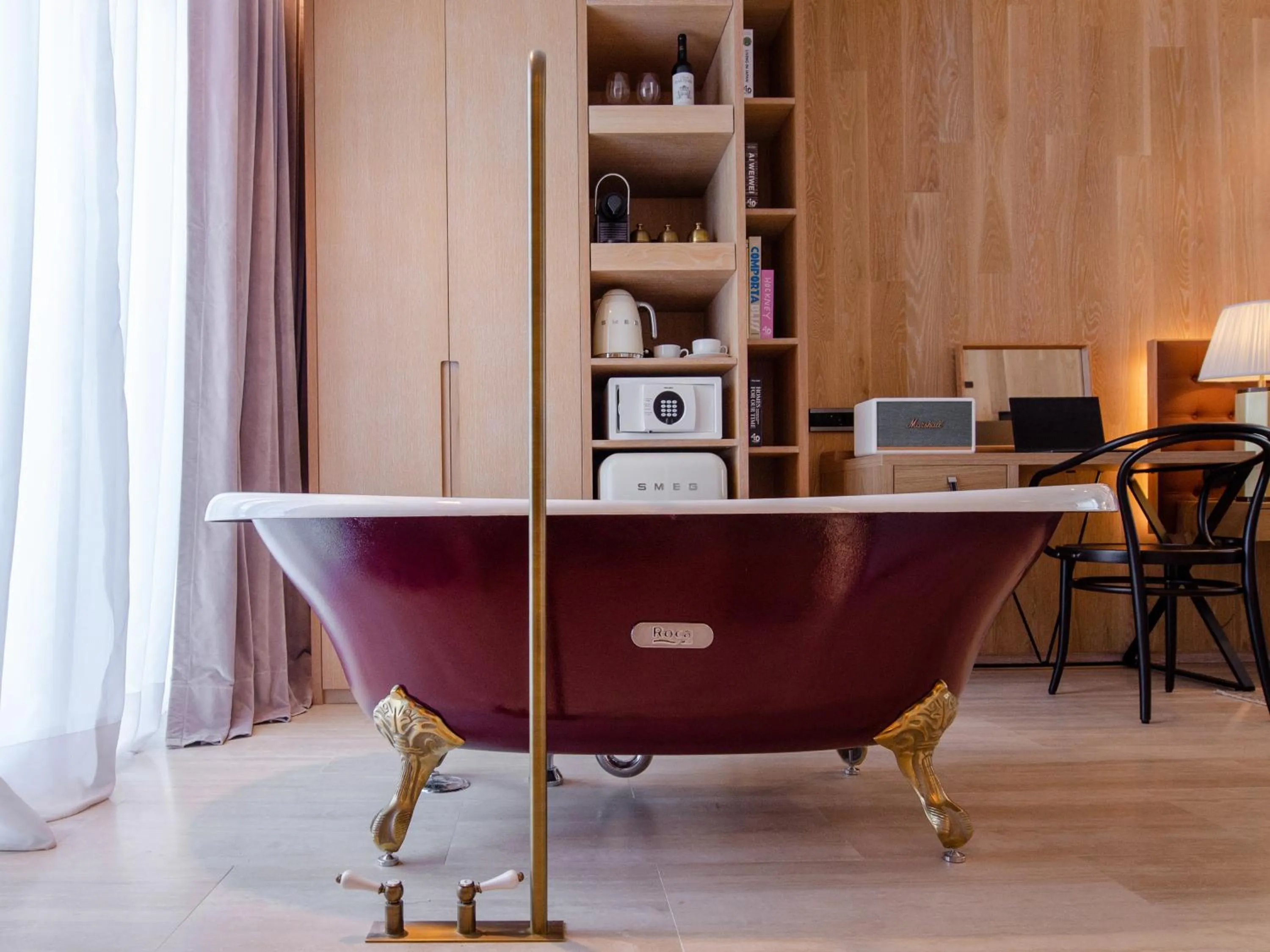 Coffee/tea facilities in Browns Avenue Hotel