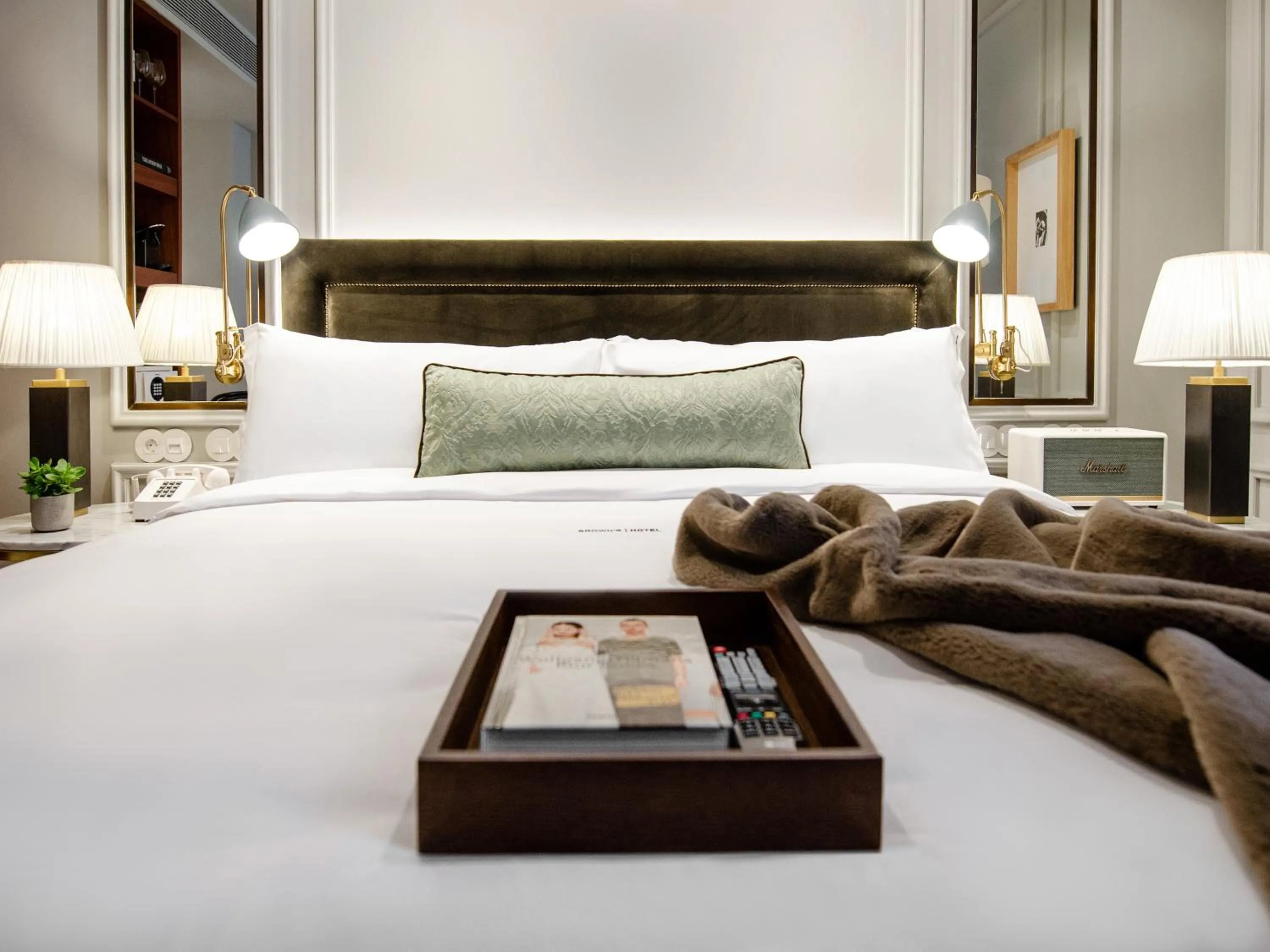 Bed in Browns Avenue Hotel