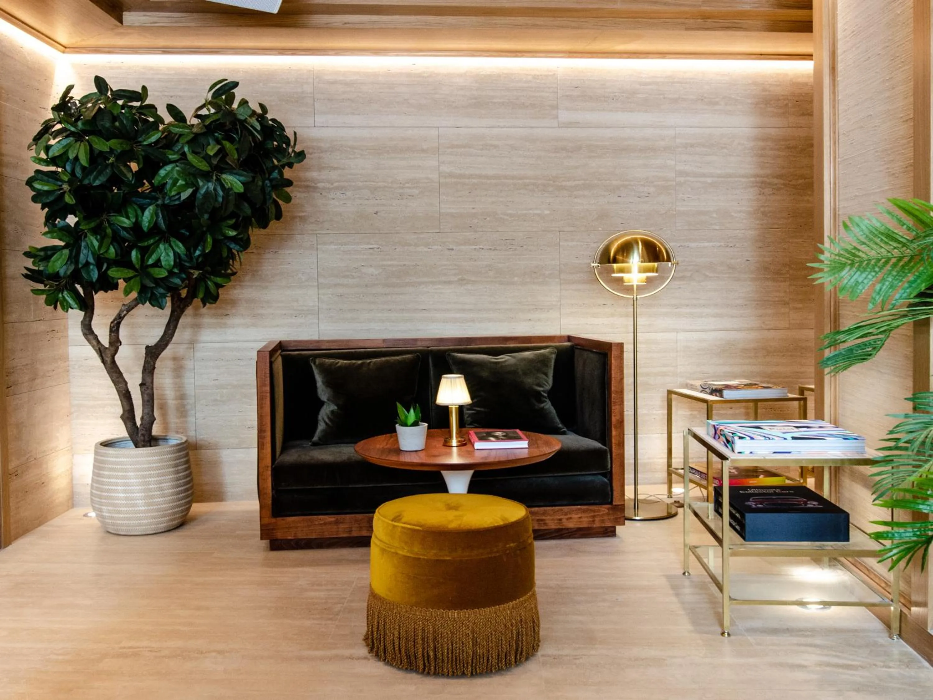 Living room in Browns Avenue Hotel