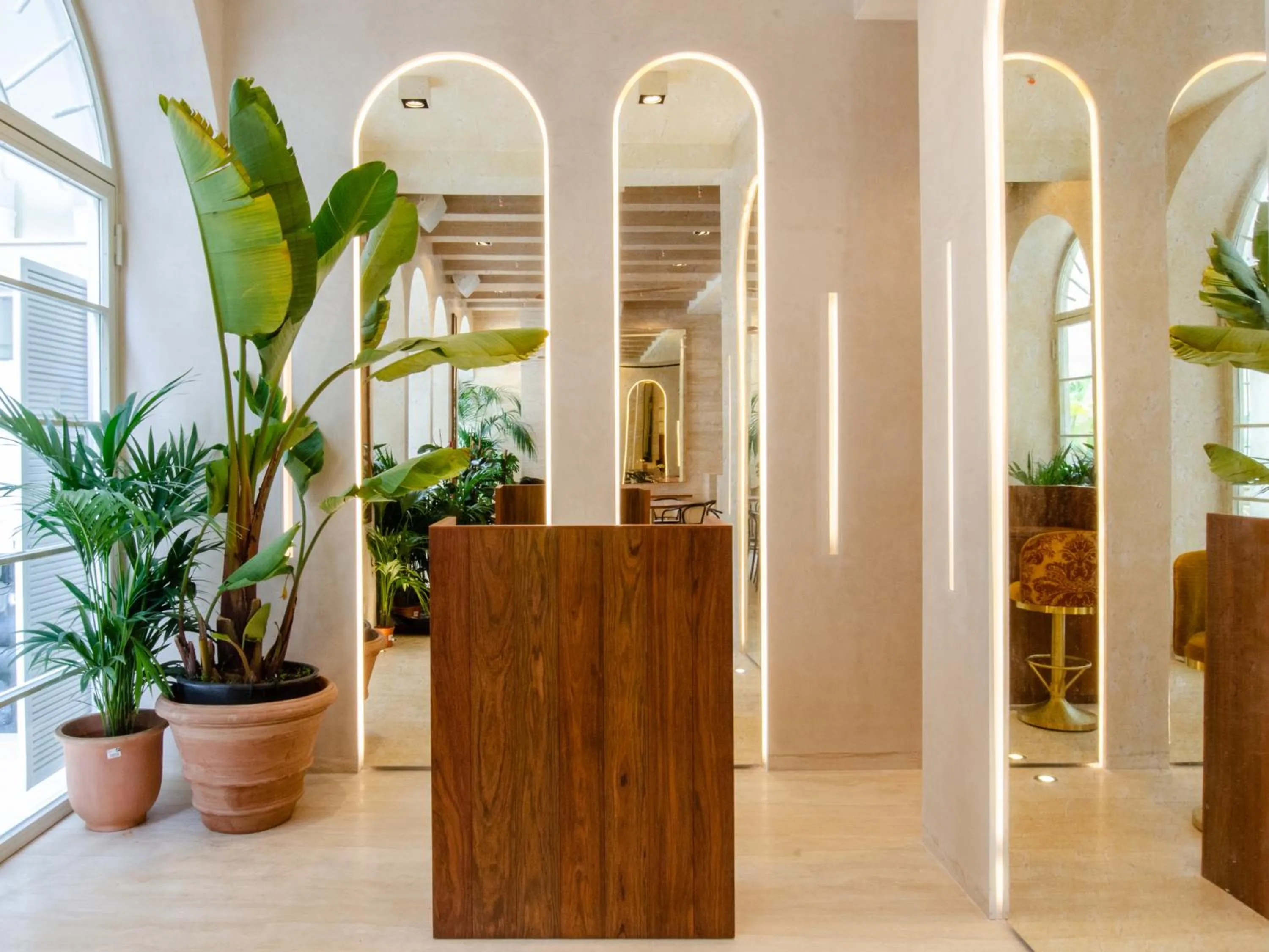 Restaurant/places to eat in Browns Avenue Hotel