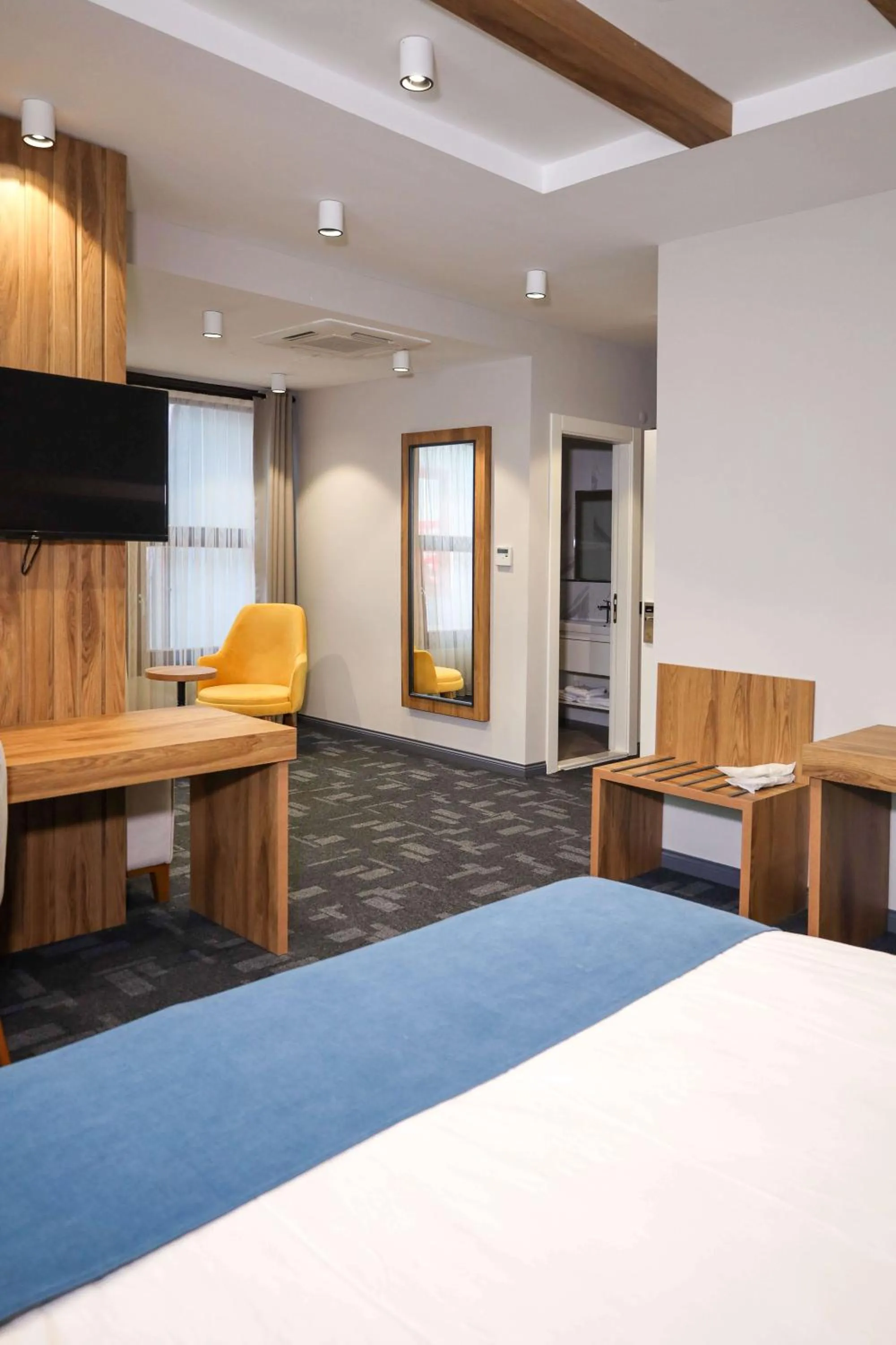 Photo of the whole room, Bed in ERTA SOYAK THERMAL OTEL