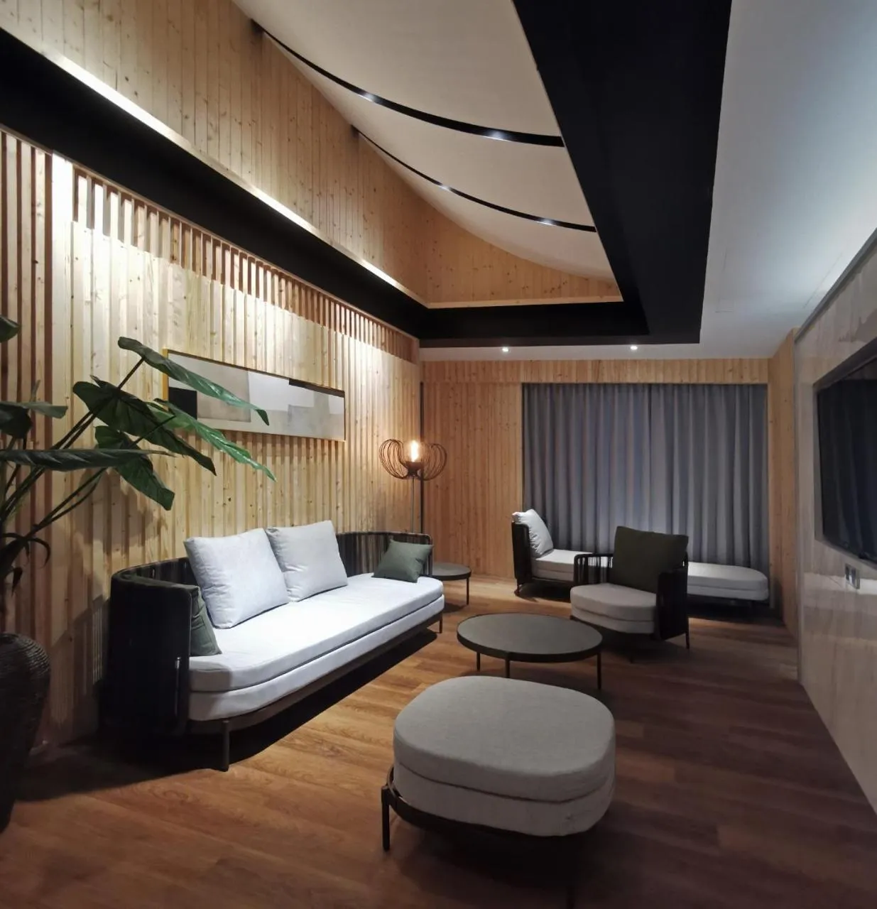 Seasons Boutique Motel