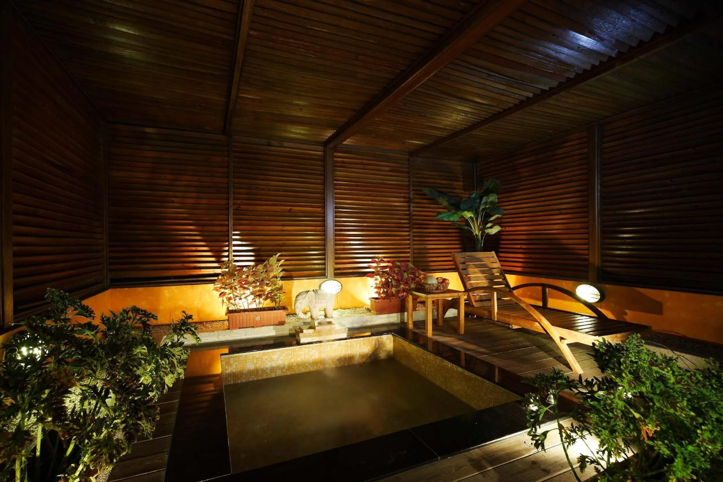 Bathroom in Seasons Boutique Motel