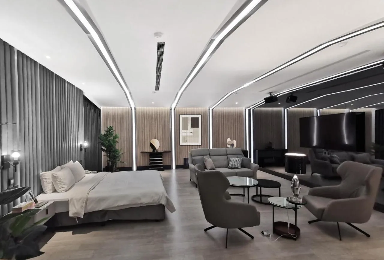 Bed in Seasons Boutique Motel