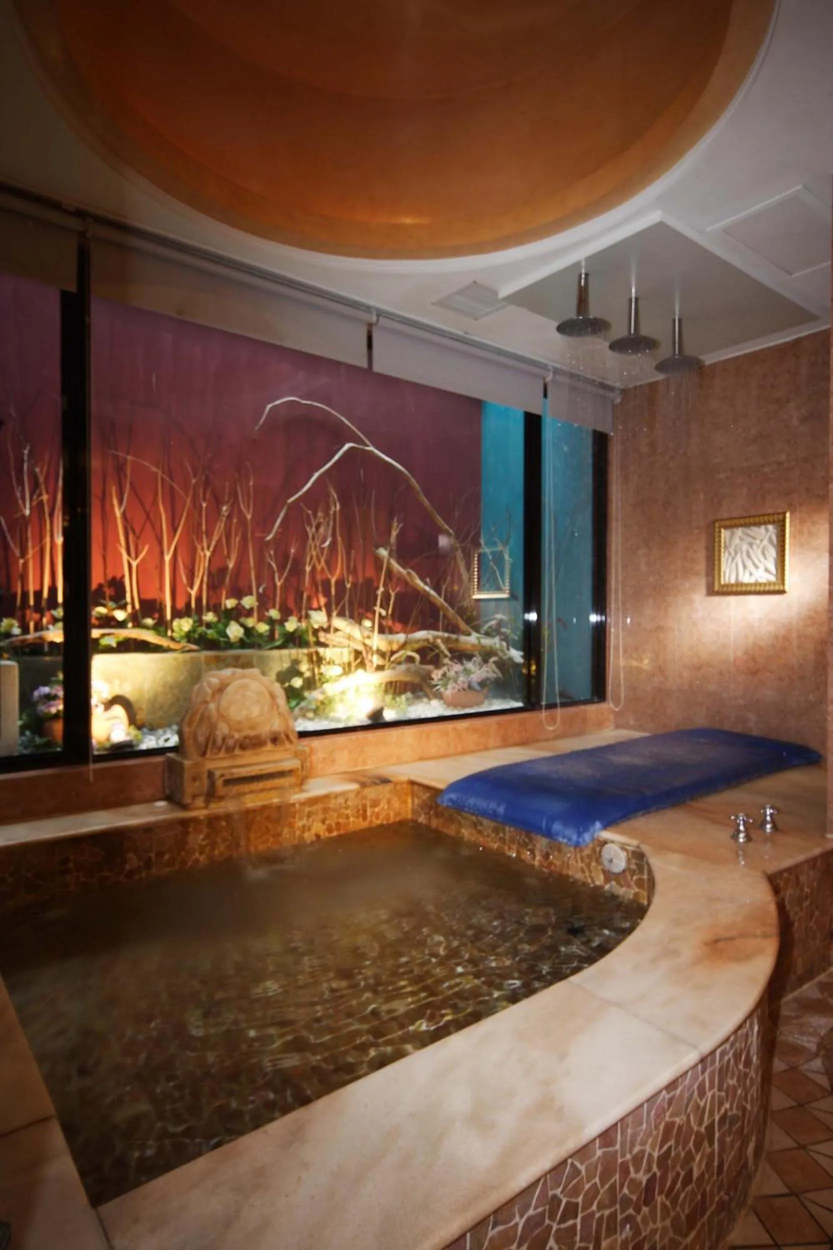 Bathroom in Seasons Boutique Motel