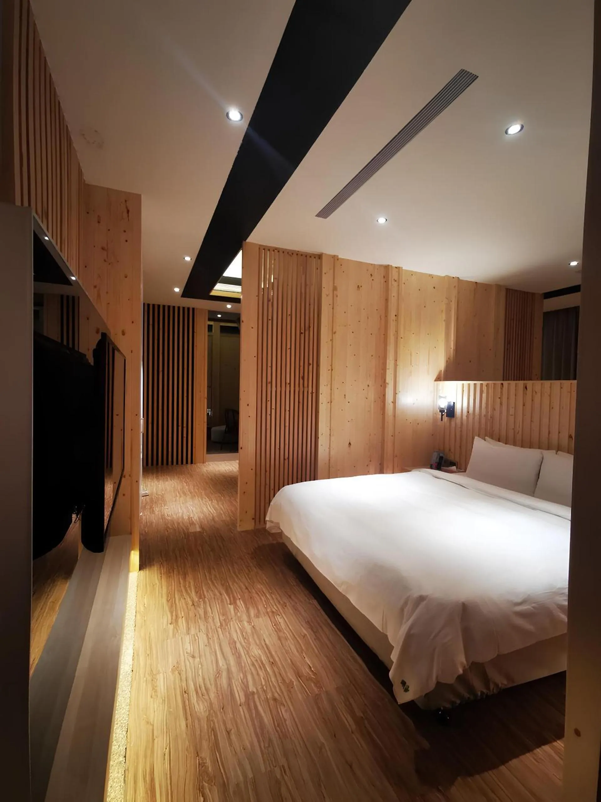 Bed in Seasons Boutique Motel