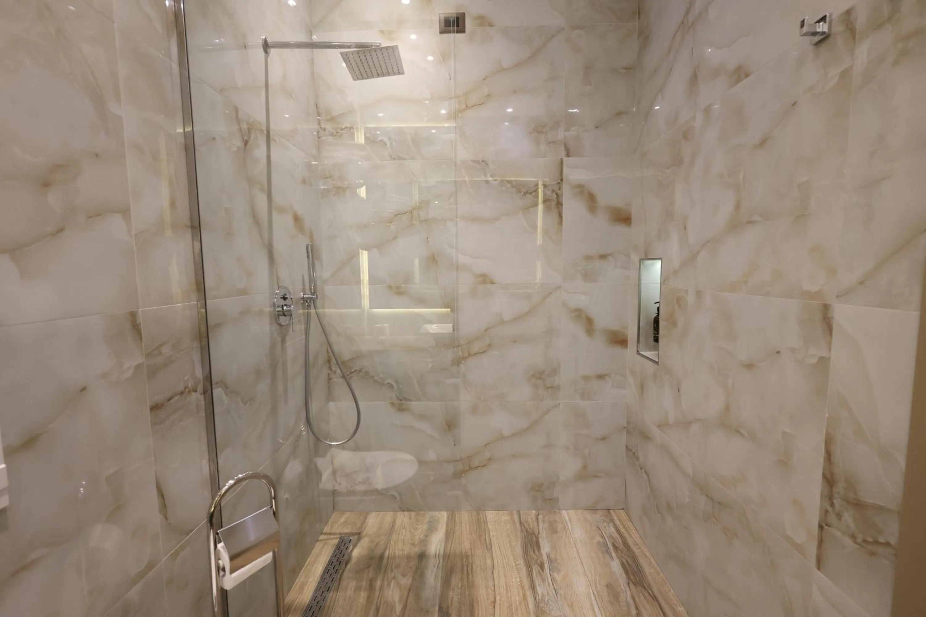 Shower in White Hill Hotel, SPA & Conferences