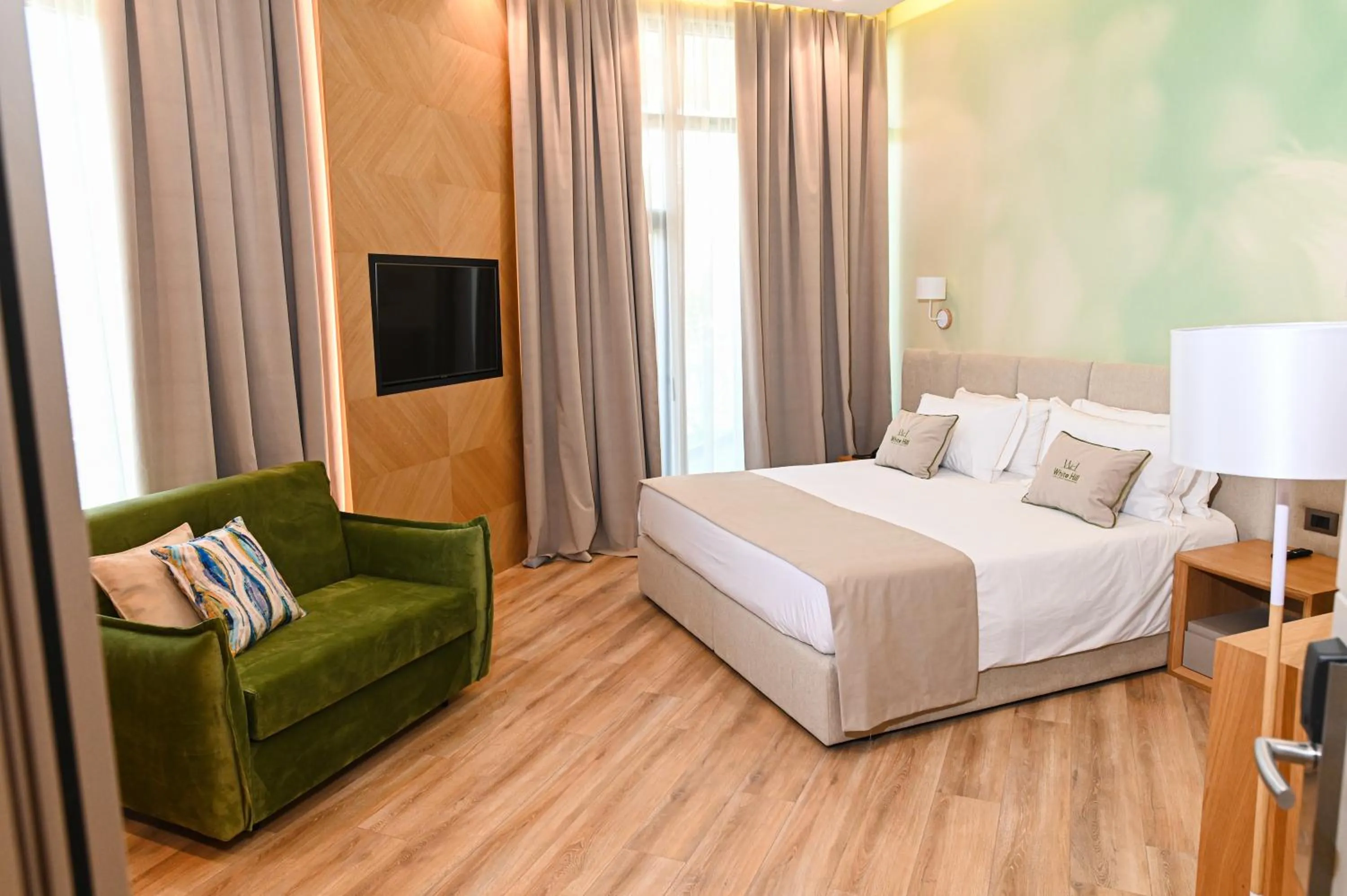 Photo of the whole room, Bed in White Hill Hotel, SPA & Conferences