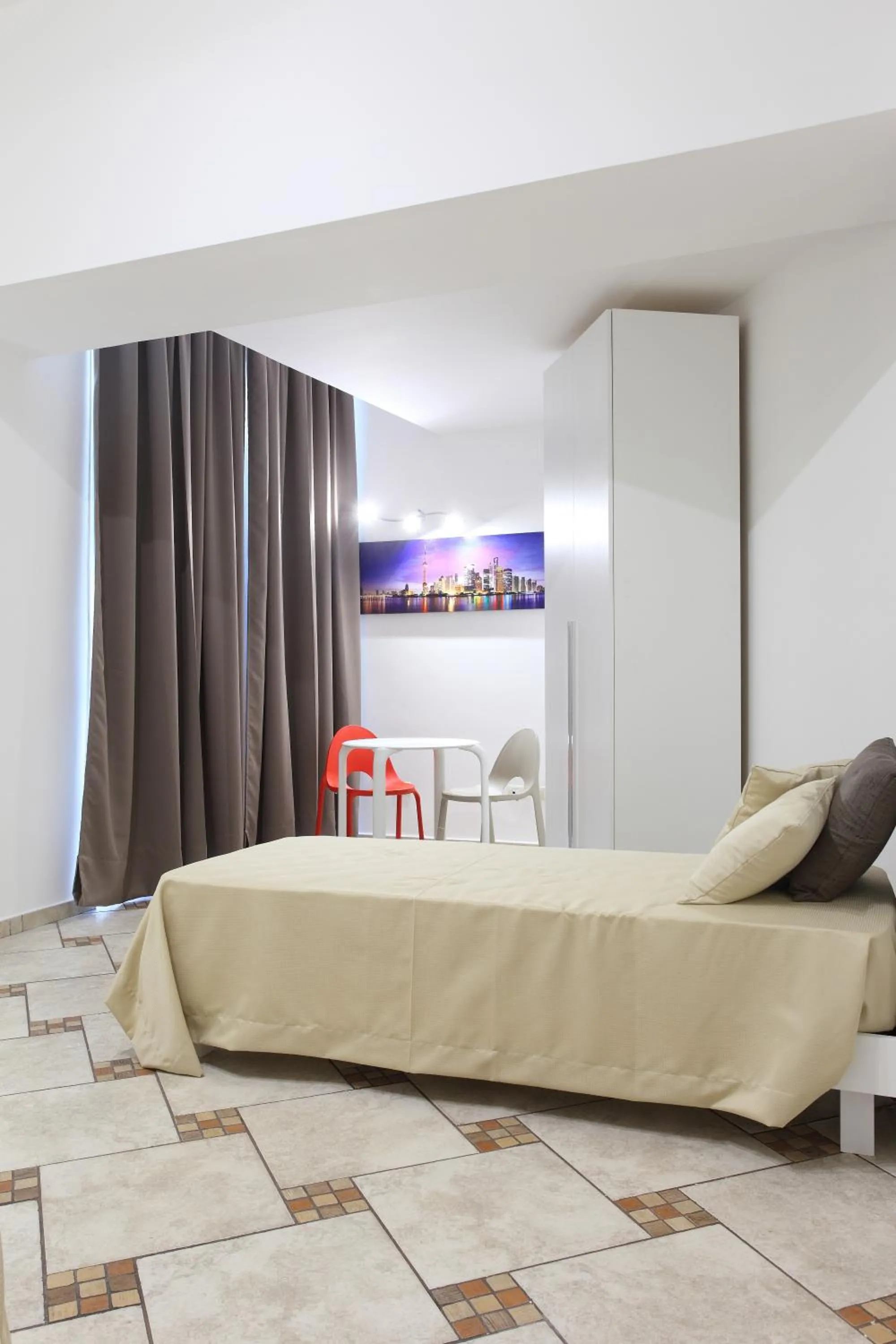 Photo of the whole room, Bed in Napoli Sea