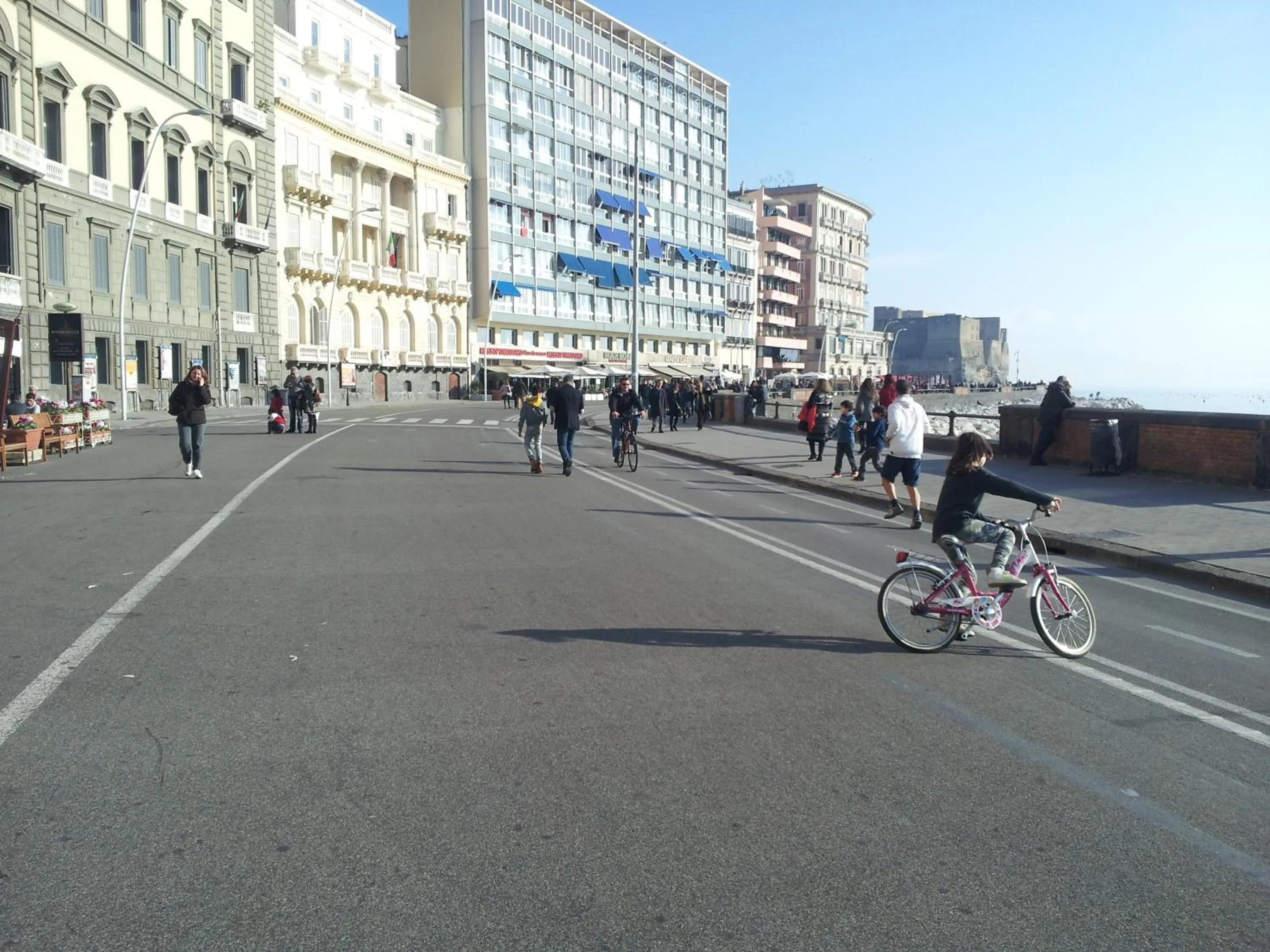 Area and facilities in Napoli Sea