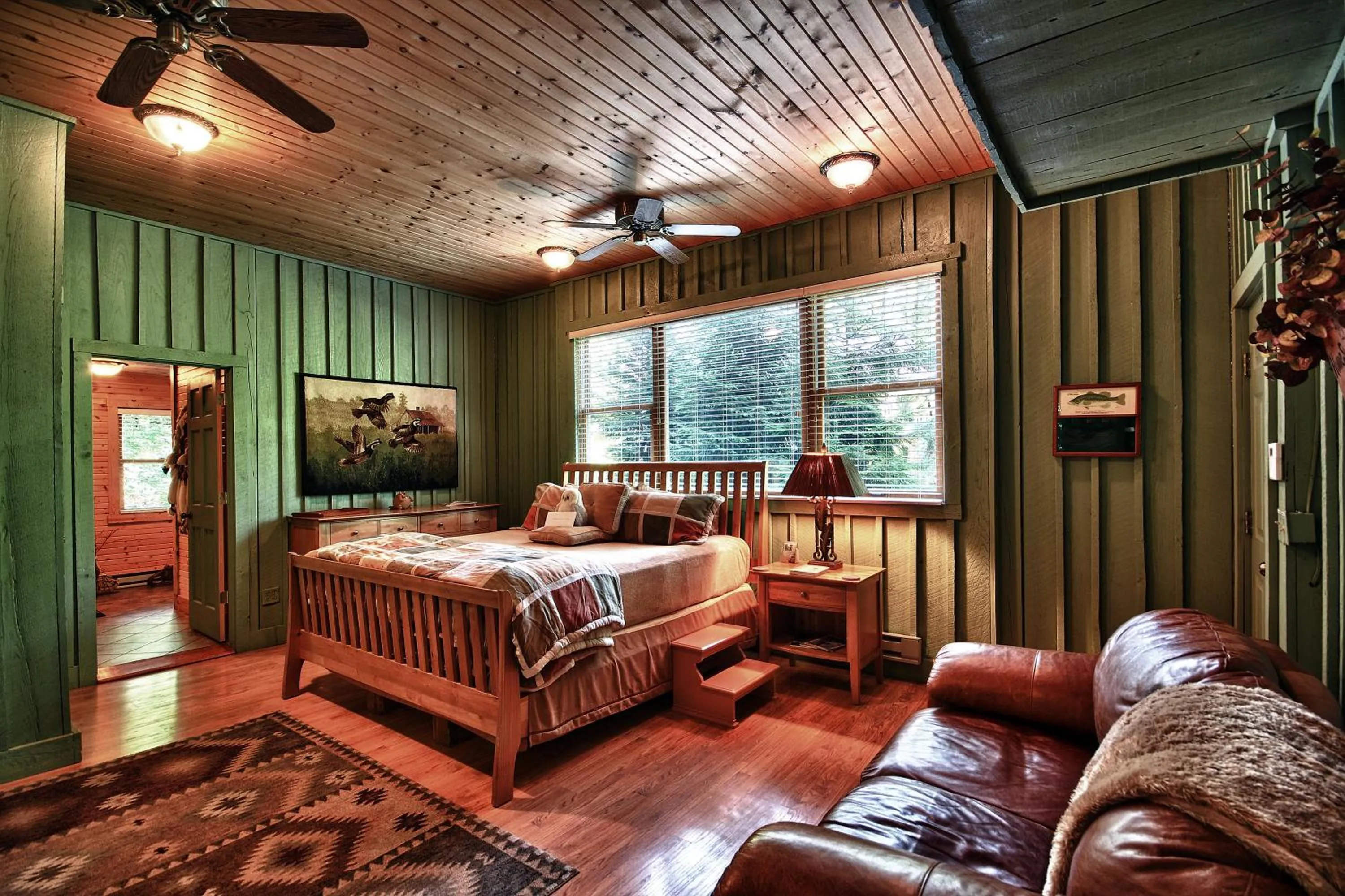 Bedroom, Bed in Cherry Ridge Retreat Luxury Cabins