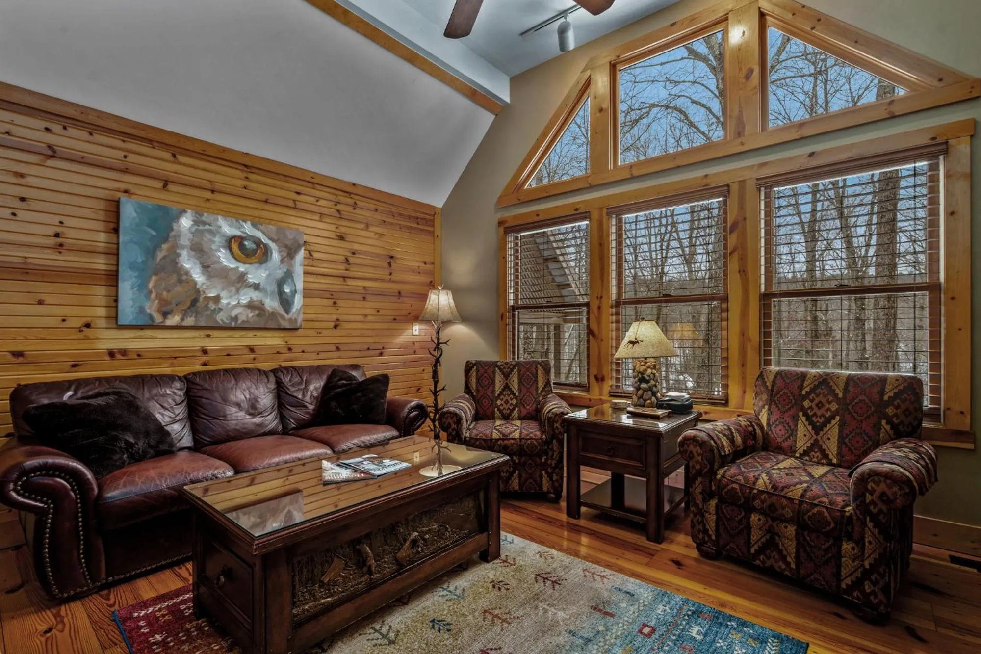 Living room in Cherry Ridge Retreat Luxury Cabins