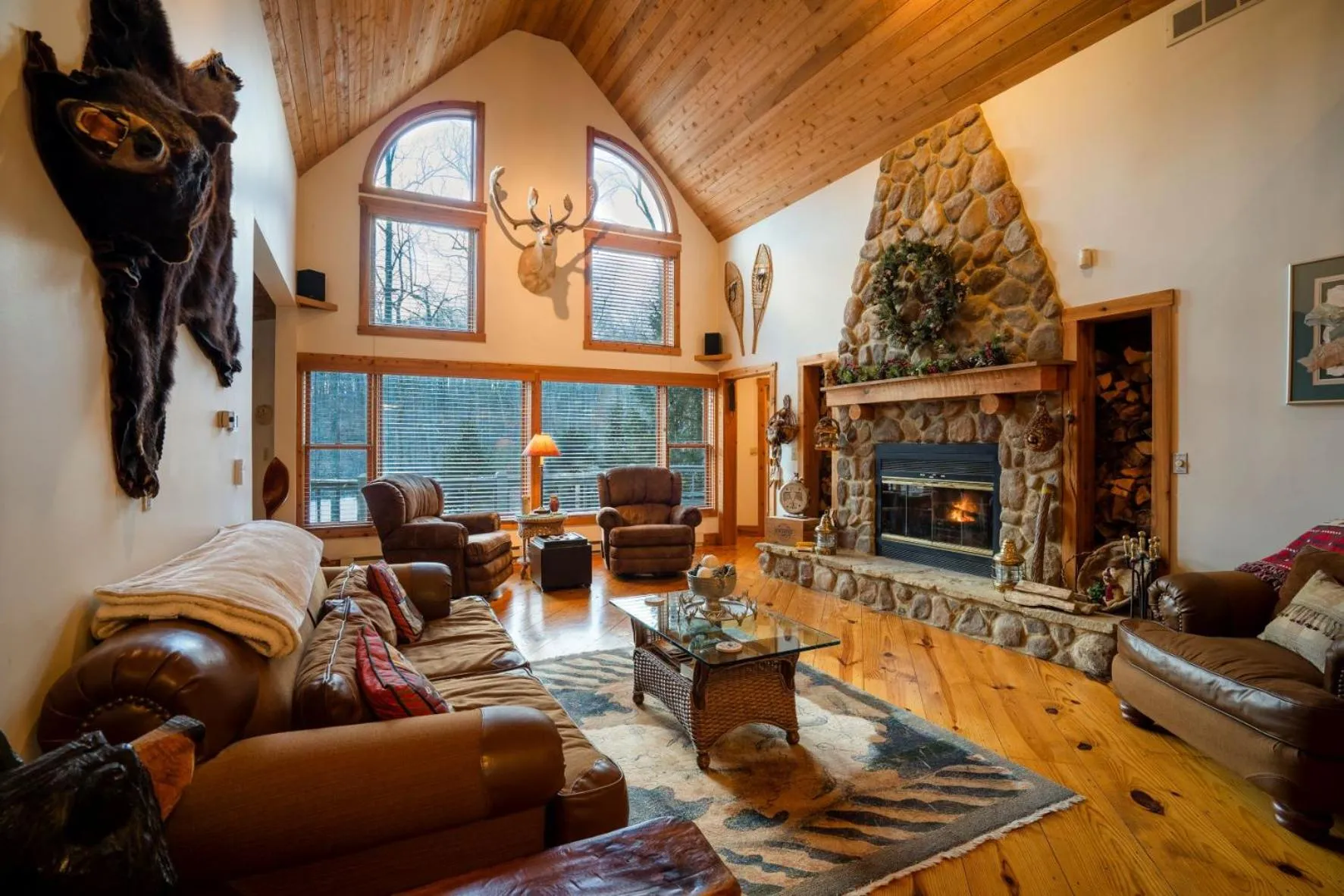Living room in Cherry Ridge Retreat Luxury Cabins