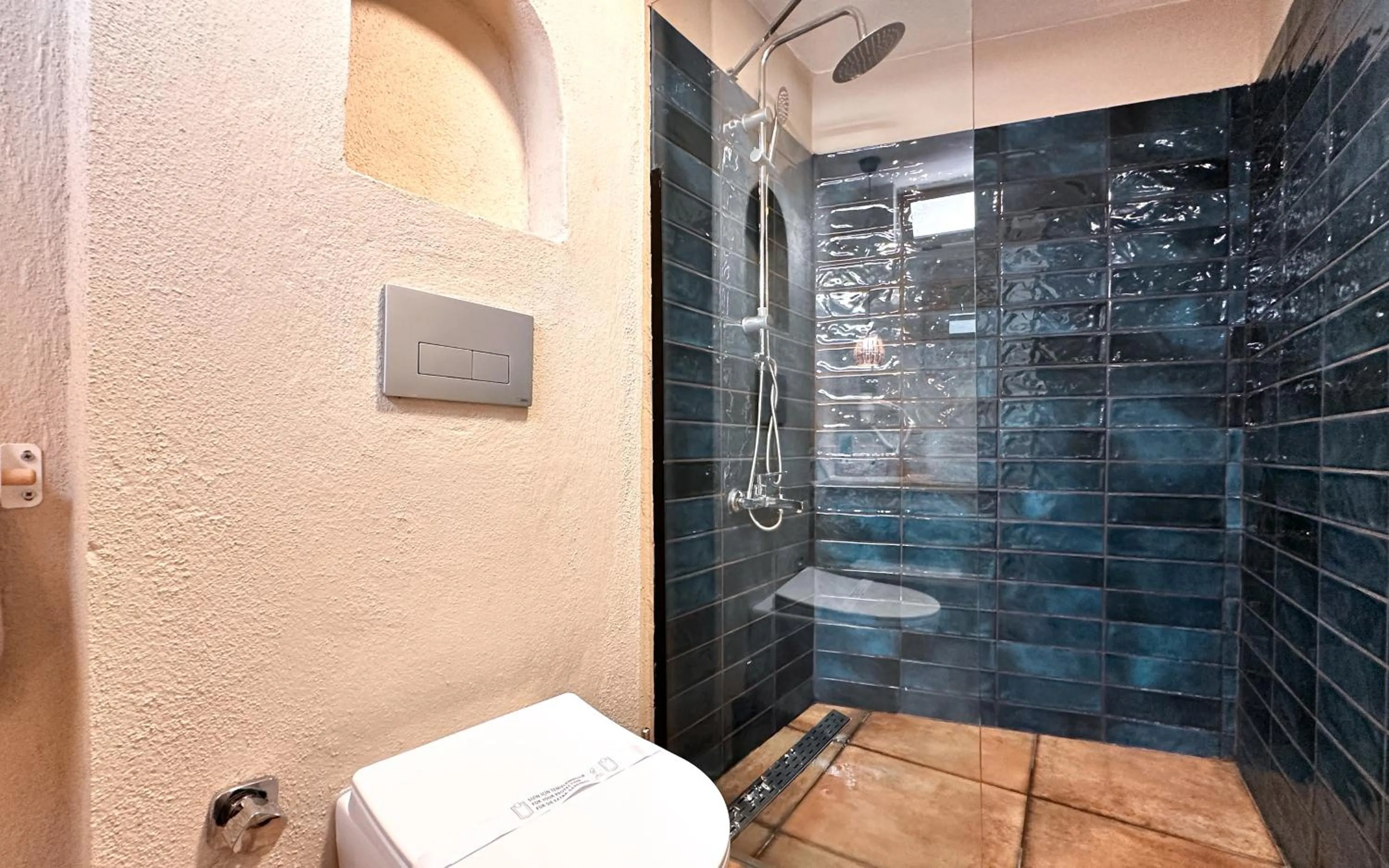 Shower in The Easy Rooms Terrace