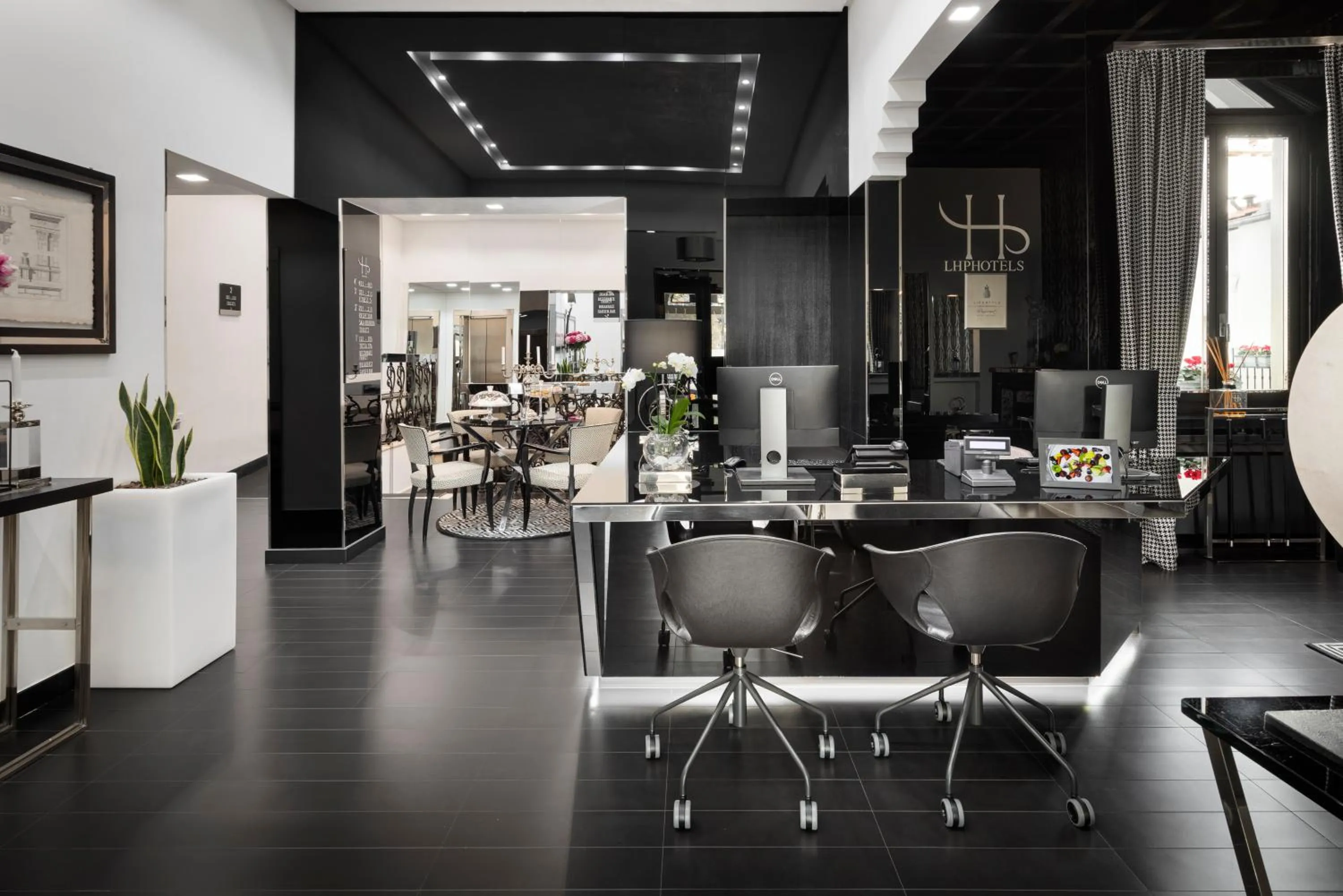 Lobby or reception in LHP Hotel River & SPA