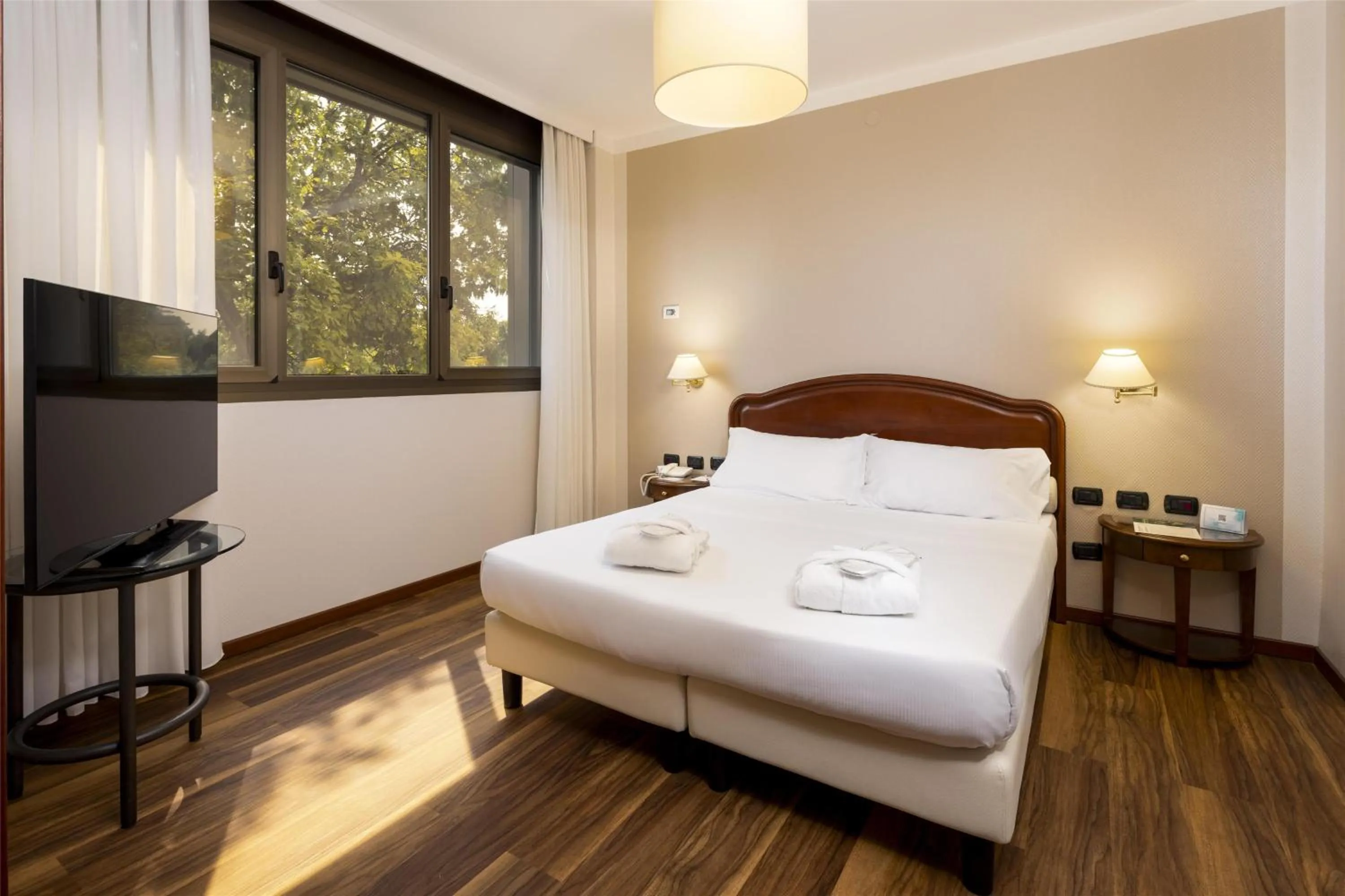 Photo of the whole room, Bed in Best Western Air Hotel Linate