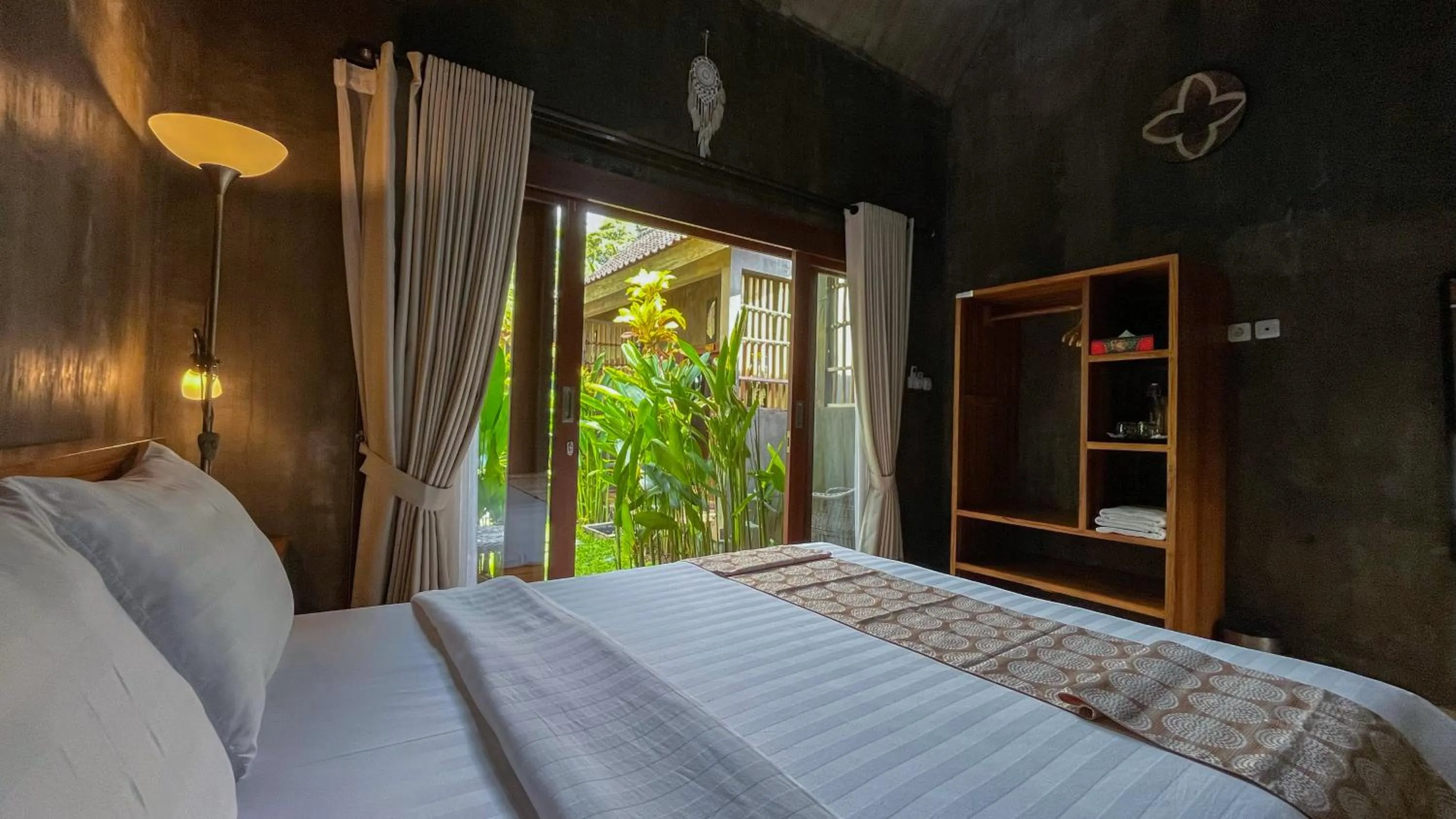 Photo of the whole room, Bed in Elemento Homestay Badung