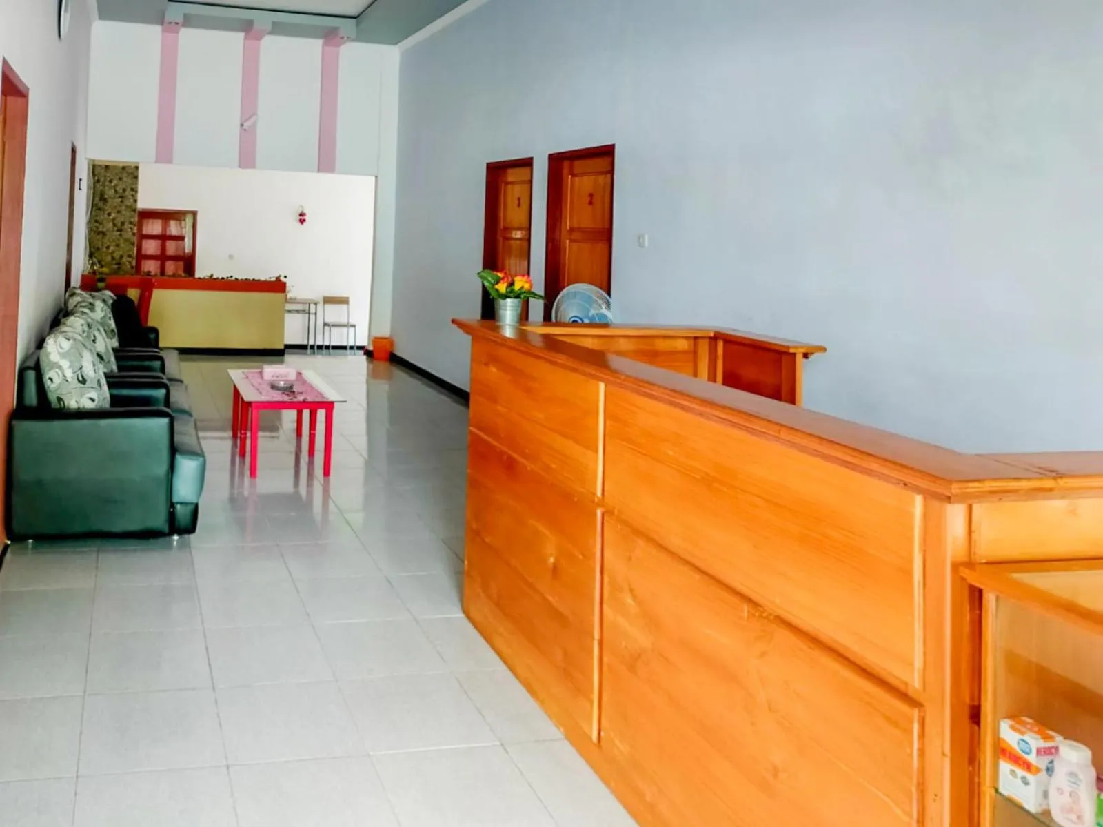 RedDoorz @ Makarios Hotel Poso