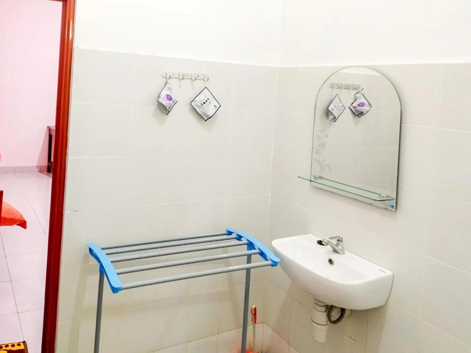 RedDoorz @ Makarios Hotel Poso