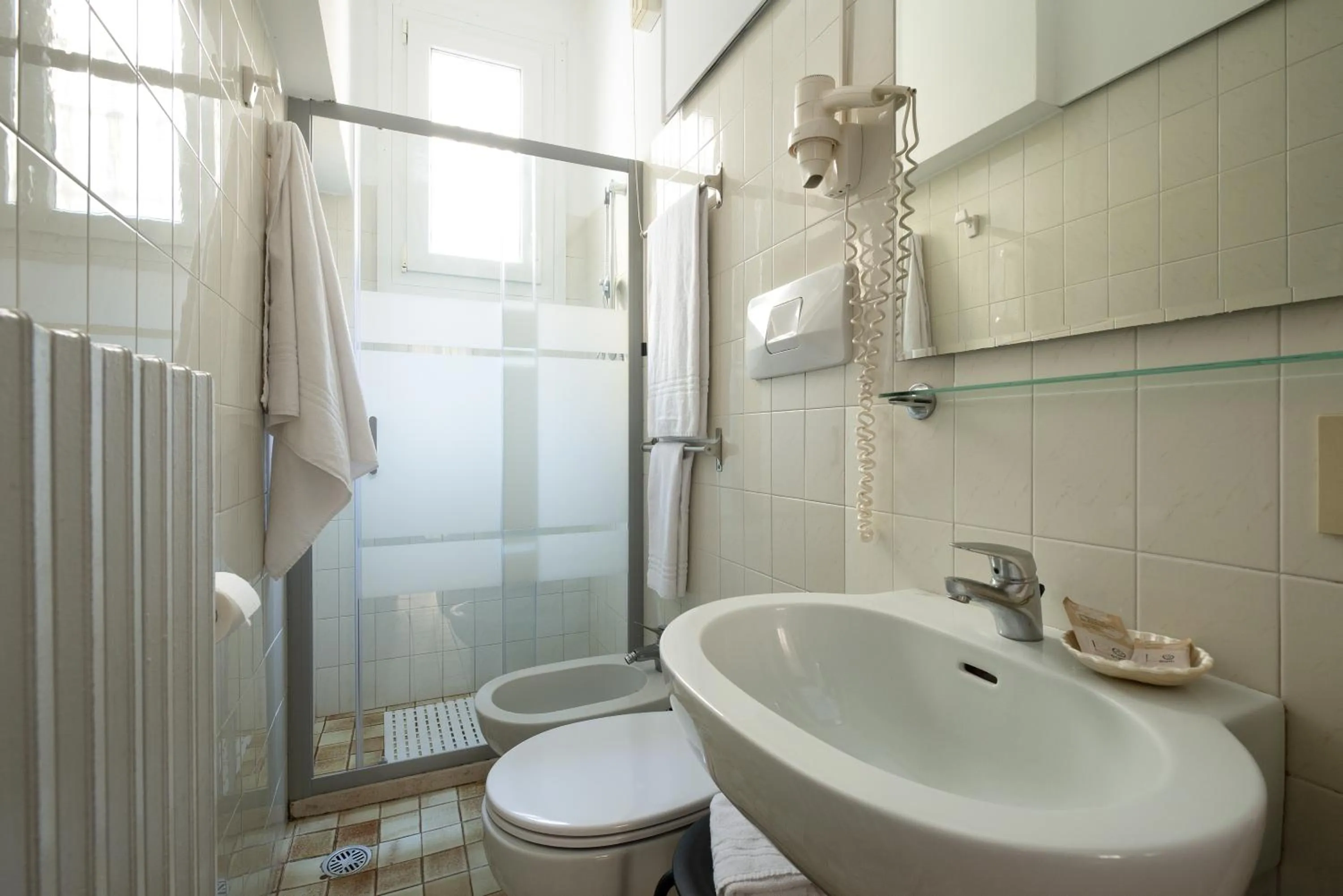 Shower in Hotel Guerrini