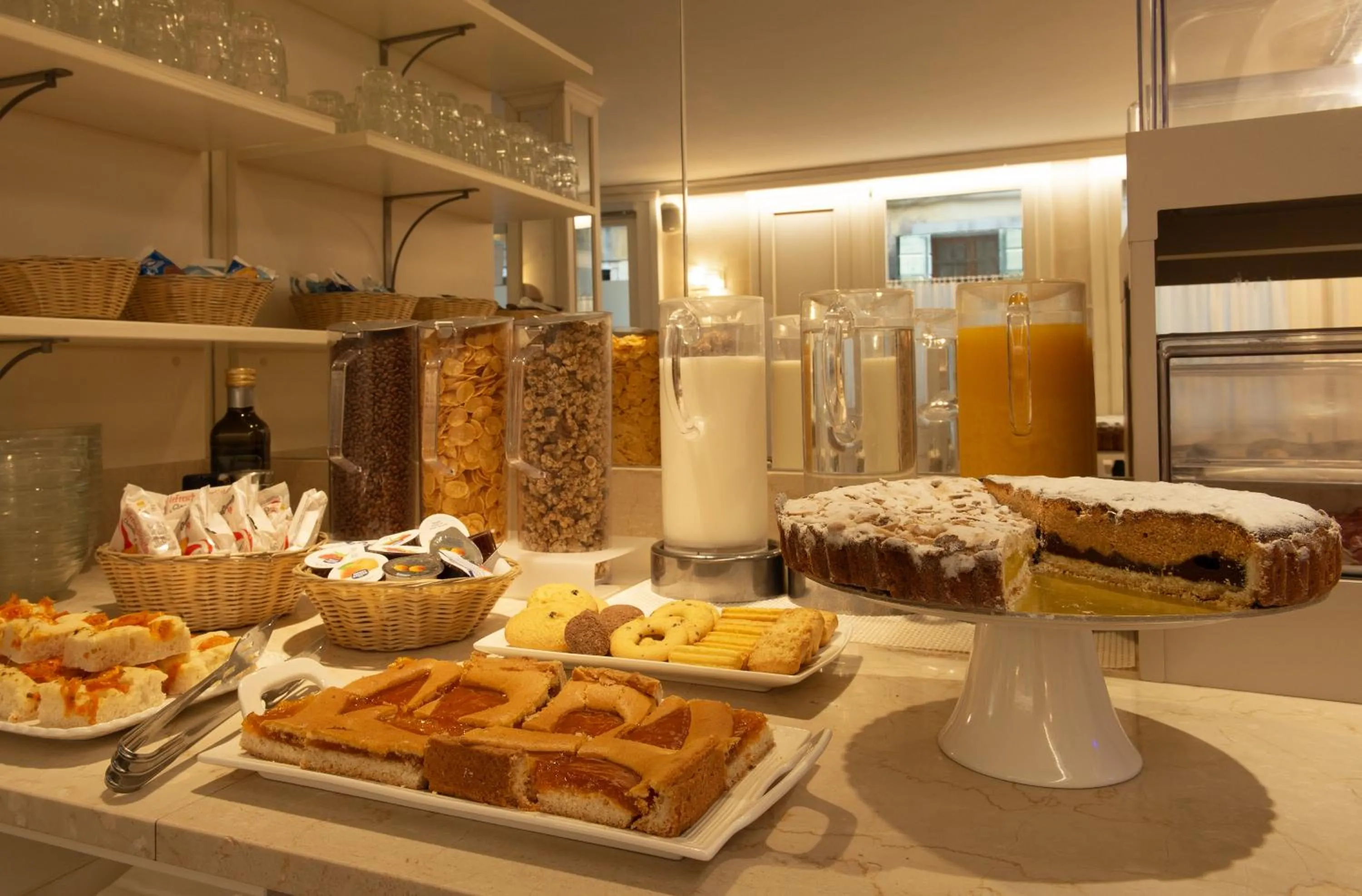 Food and drinks in Hotel Guerrini