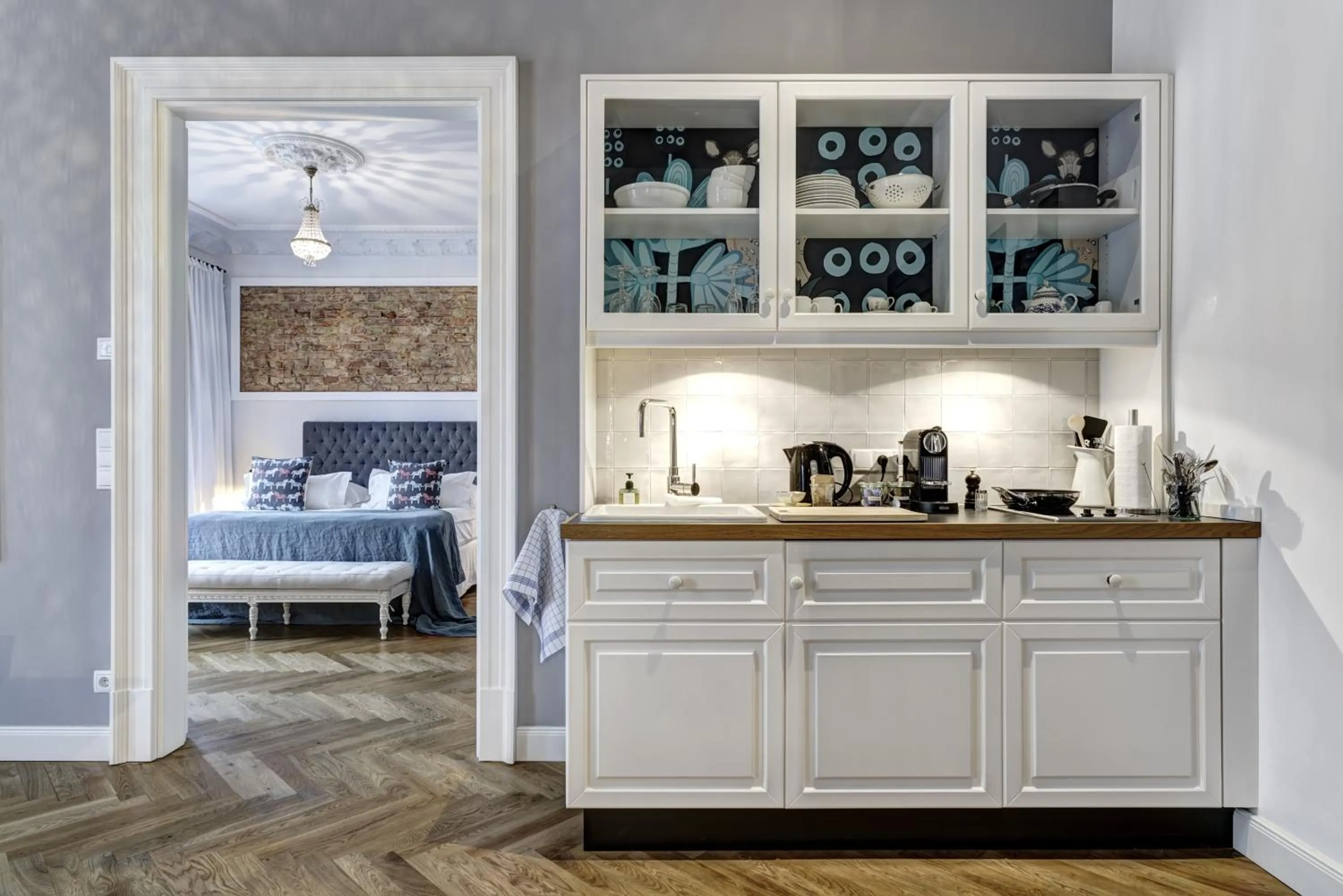 Kitchen or kitchenette, Bed in Gorki Apartments