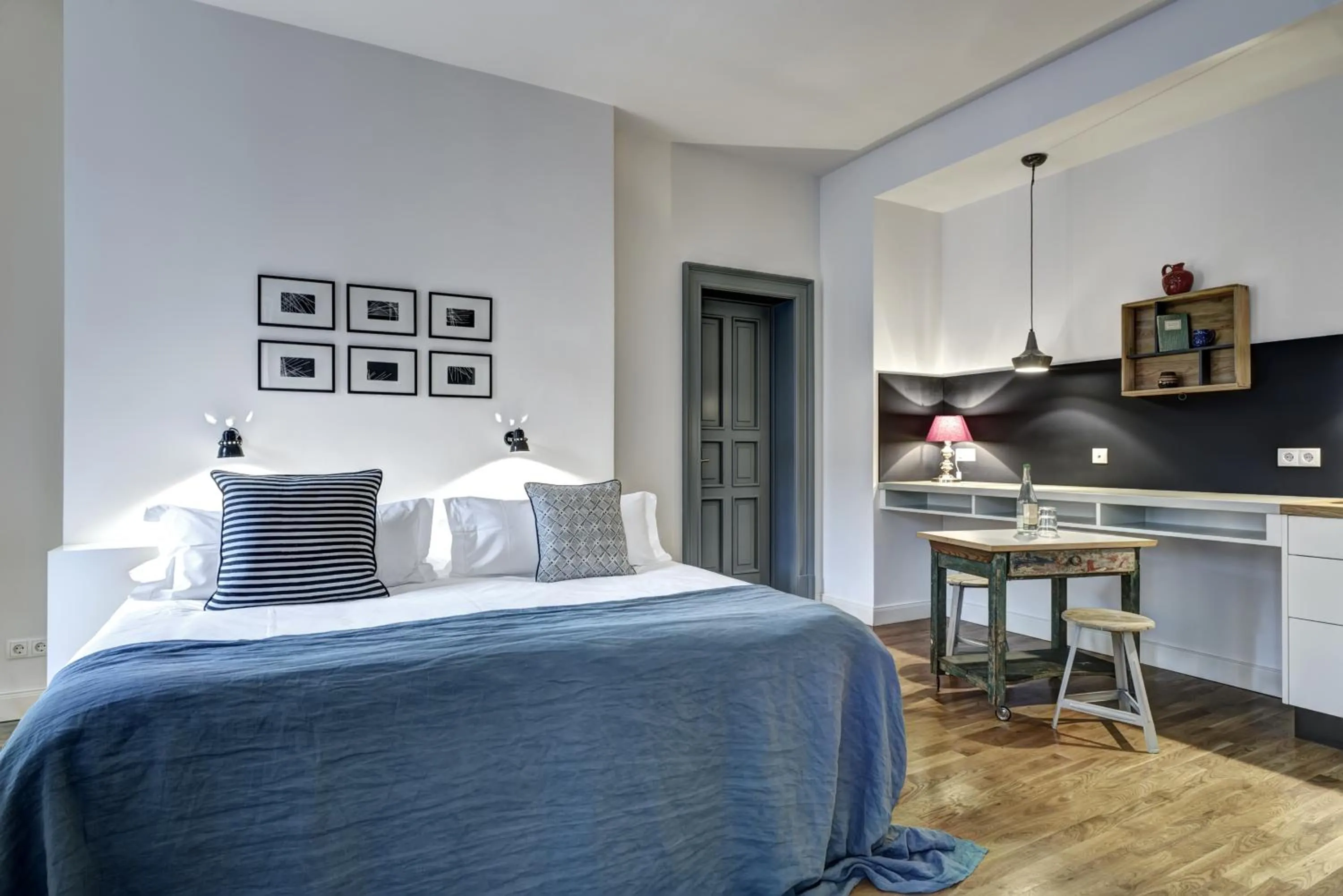 Bedroom, Bed in Gorki Apartments