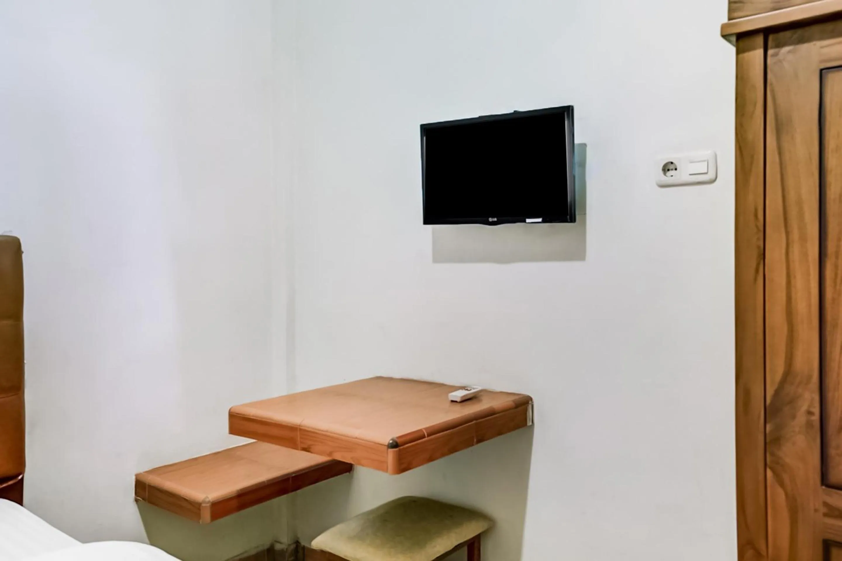 Bedroom in OYO Life 91160 Wisma Srijaya Syariah