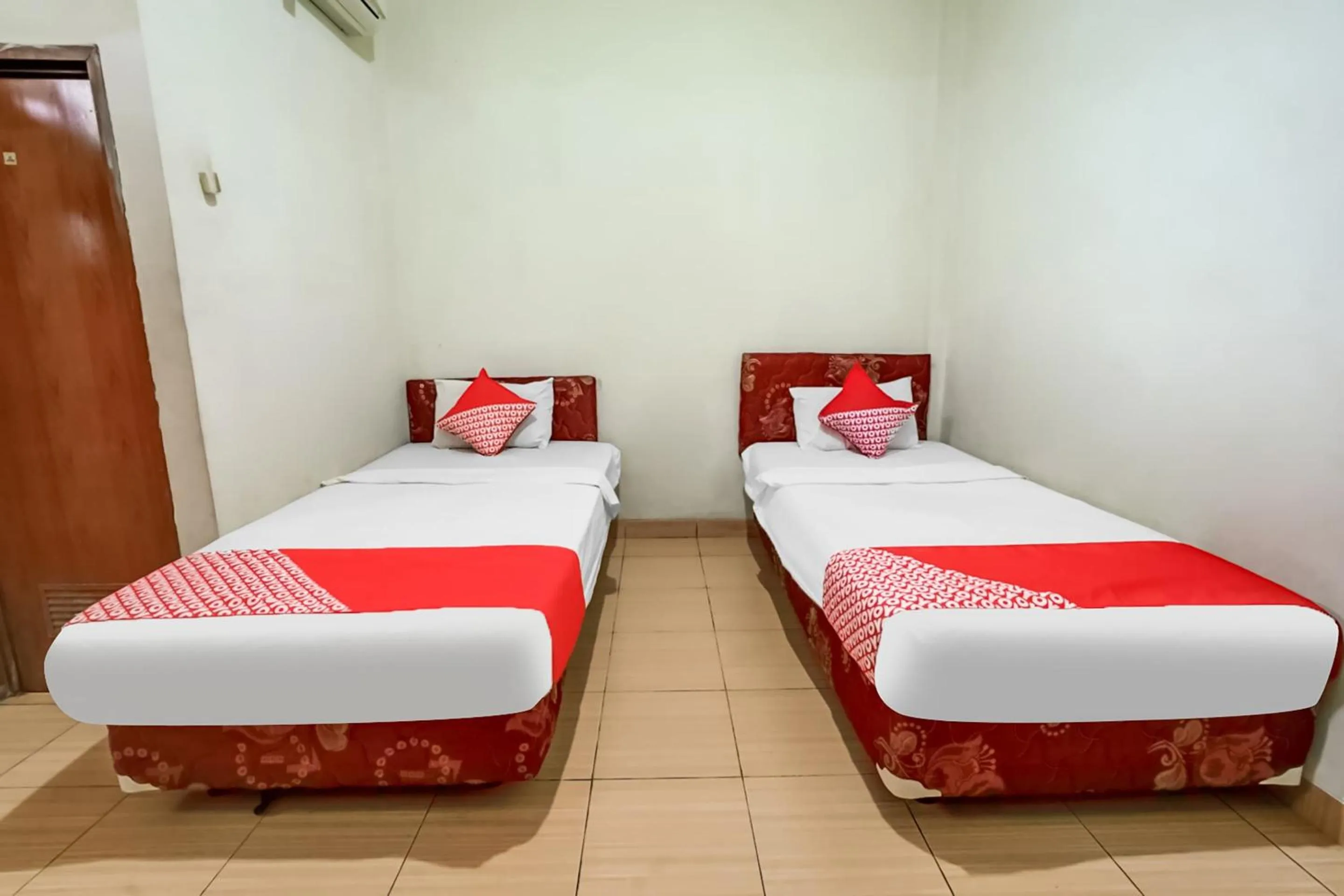 Bedroom in OYO Life 91160 Wisma Srijaya Syariah